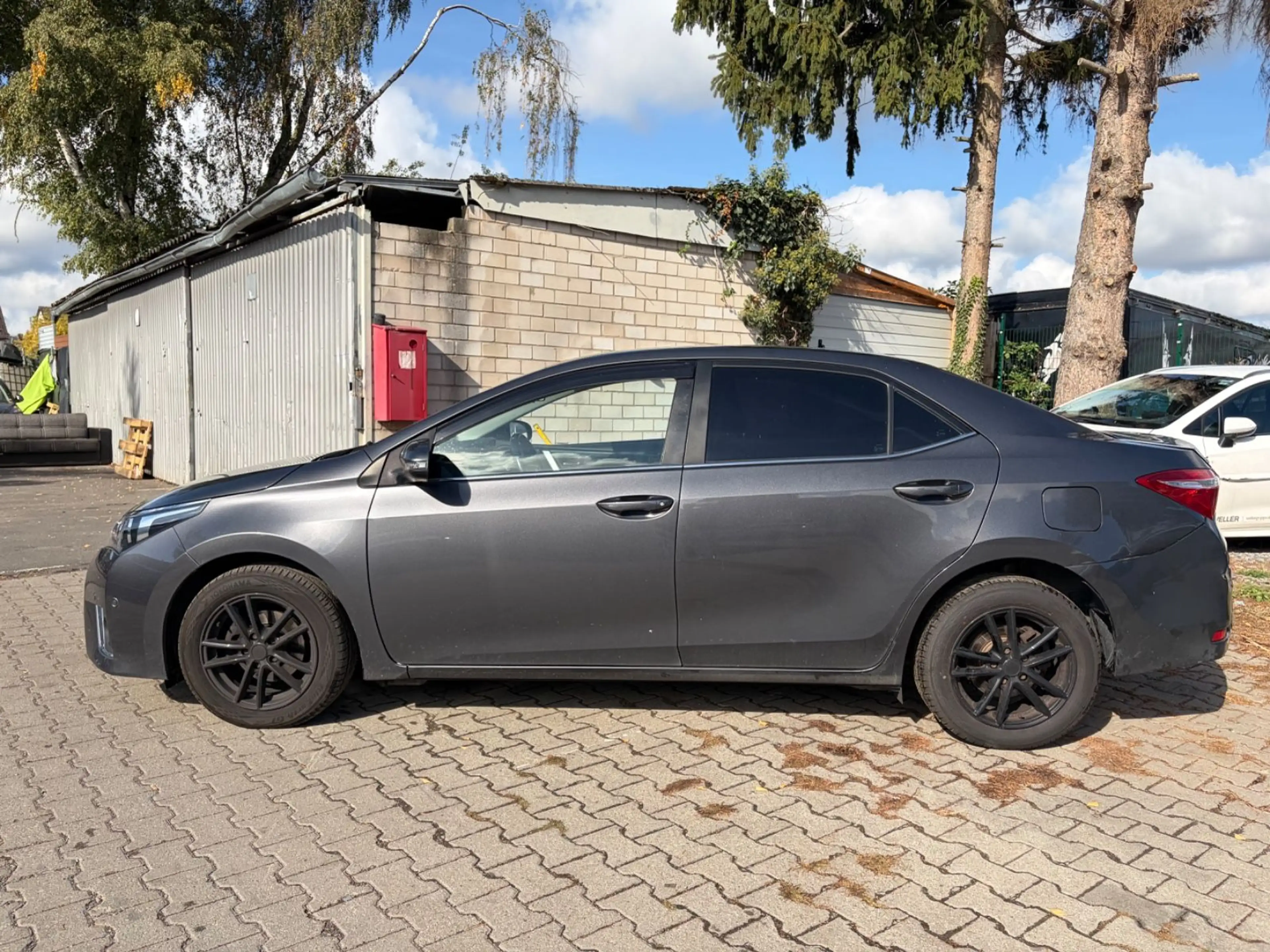 Toyota Corolla 1,6-l-Valvematic Multidrive S Life Plus — photo 4