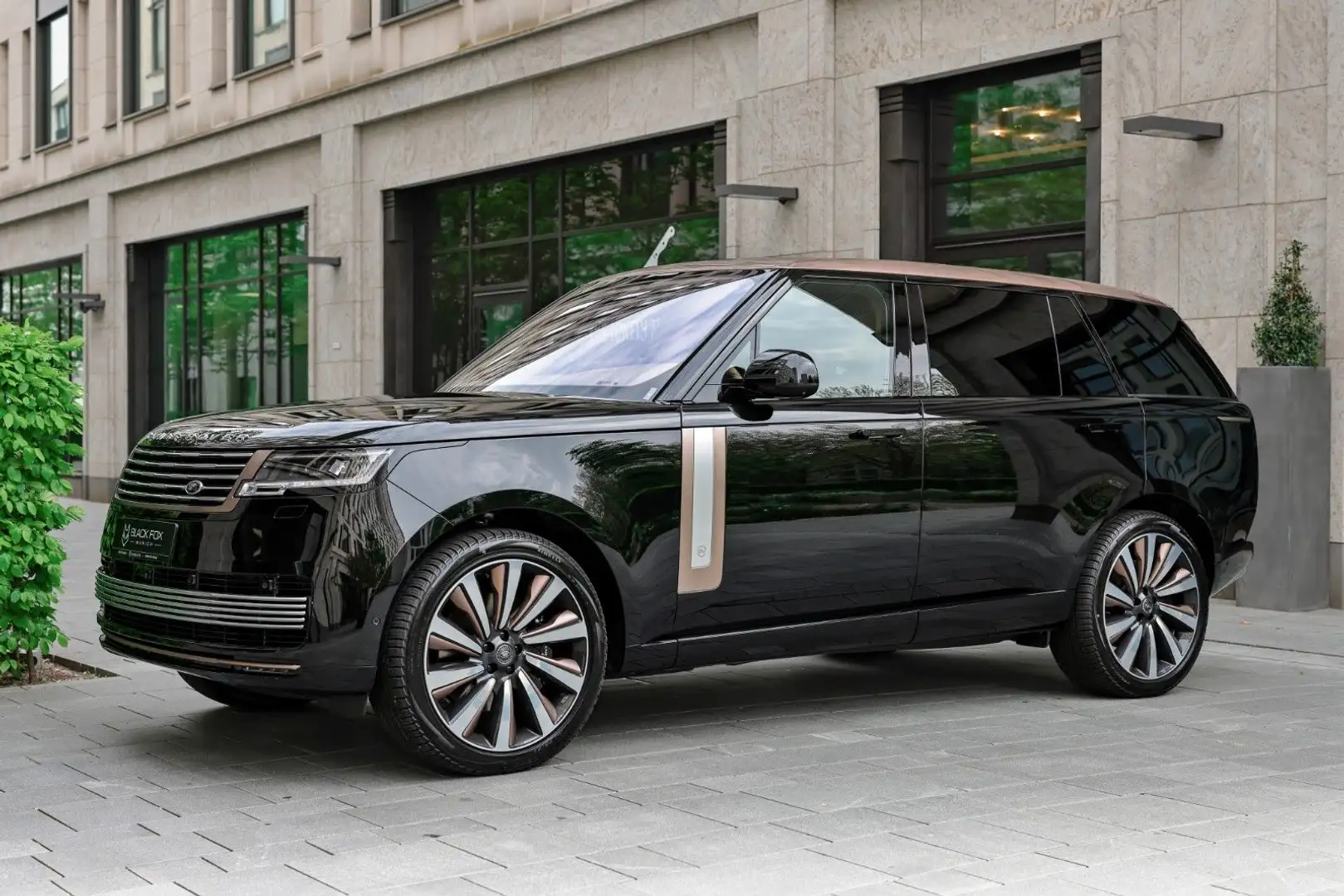 Land Rover Range Rover SV P615 LWB | FULL | 5-SEATS Fekete - 2