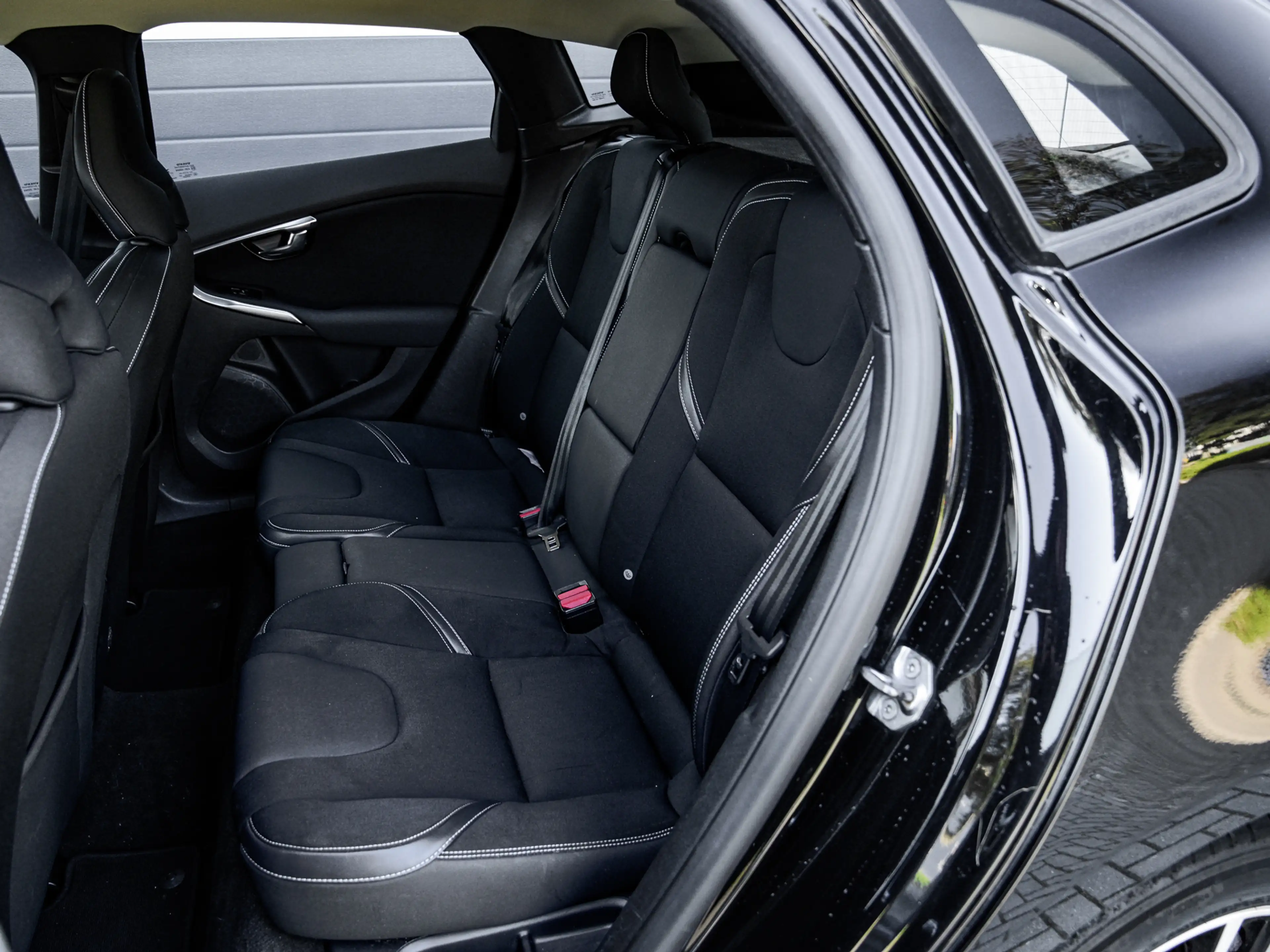 Volvo V40 2.0 T2 Nordic+ | Full LED | Navi | Stoelverwarming — photo 4