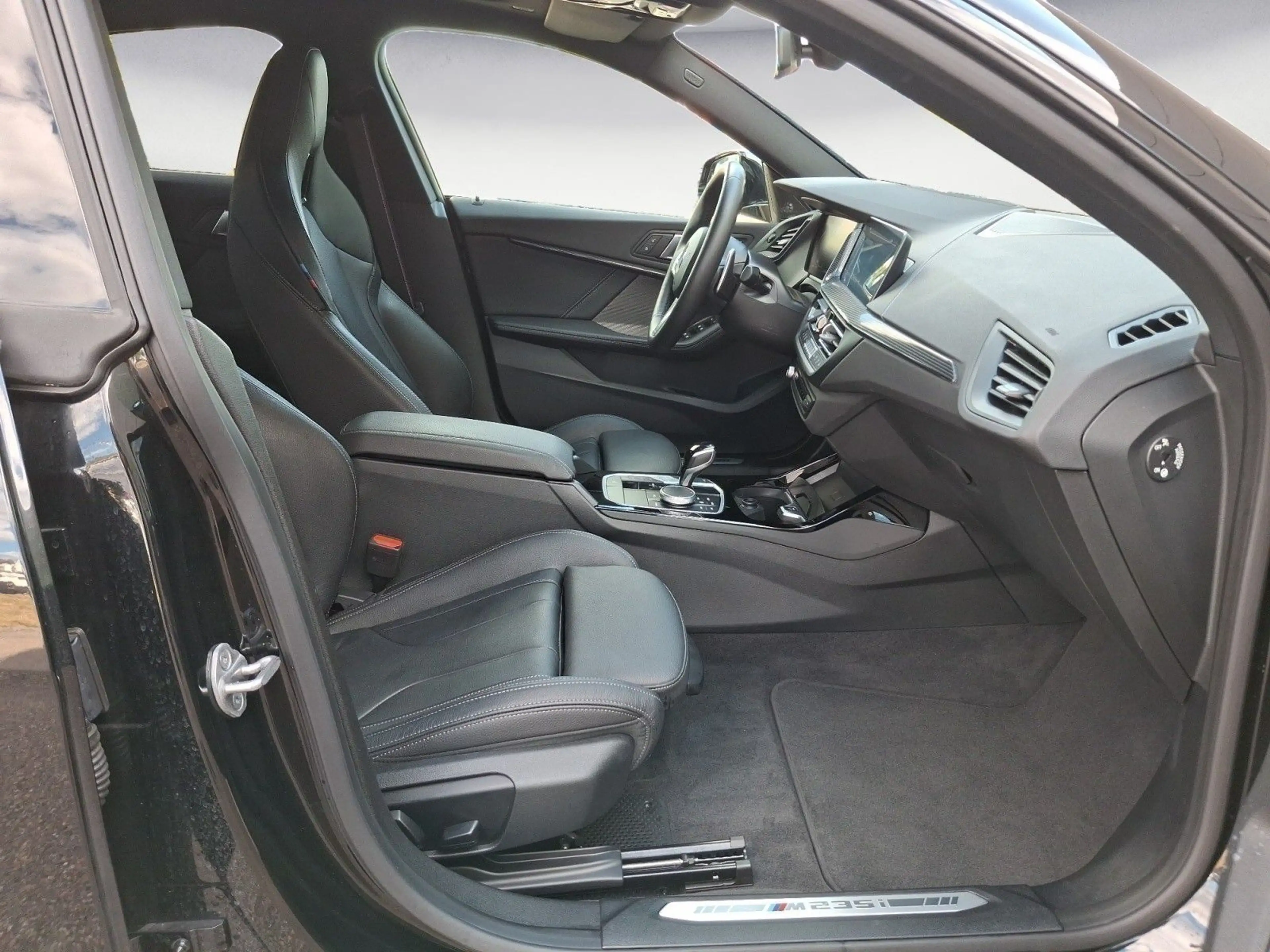 BMW 235 xDrive Gran Coupe Steptronic Panorama Head — photo 15