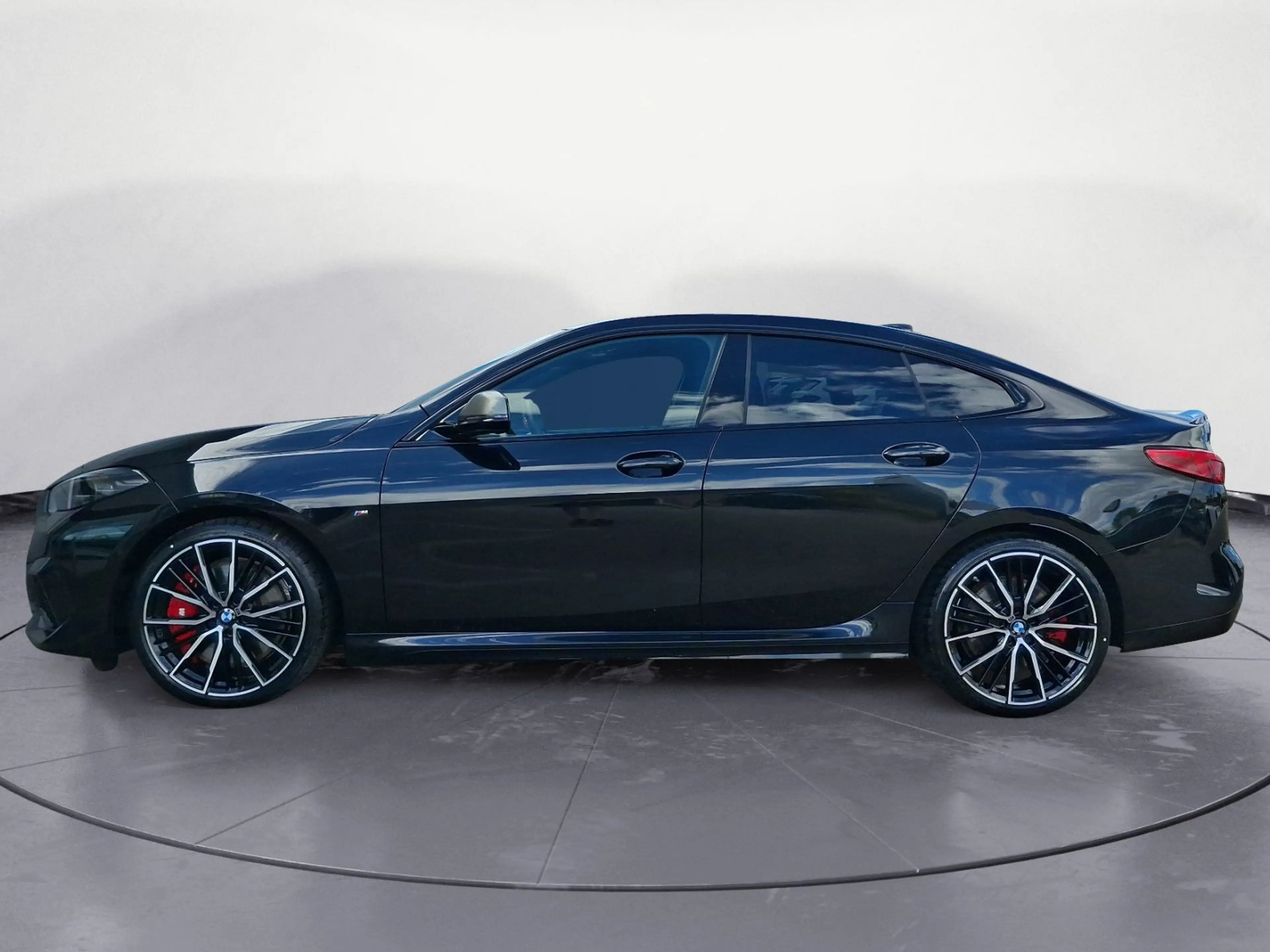 BMW 235 xDrive Gran Coupe Steptronic Panorama Head — photo 3