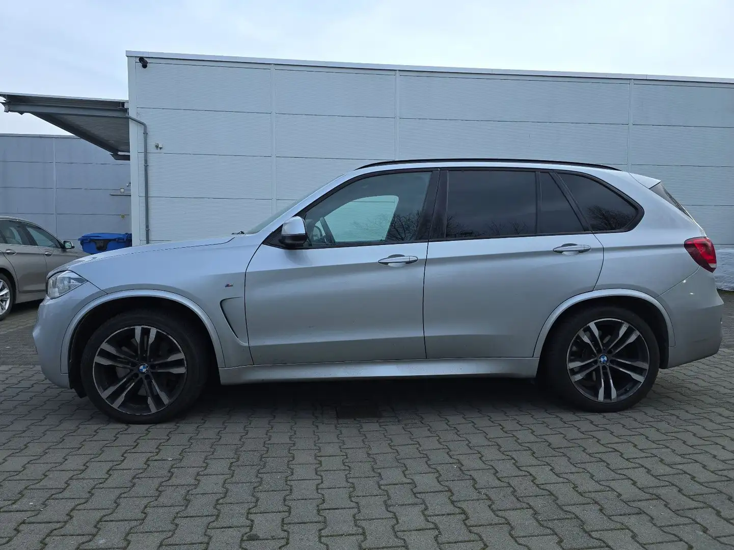 BMW X5 Baureihe X5 M50 d+M-Paket.... Silber - 1
