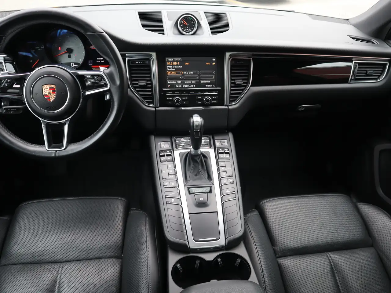 Porsche Macan снимка Porsche Macan