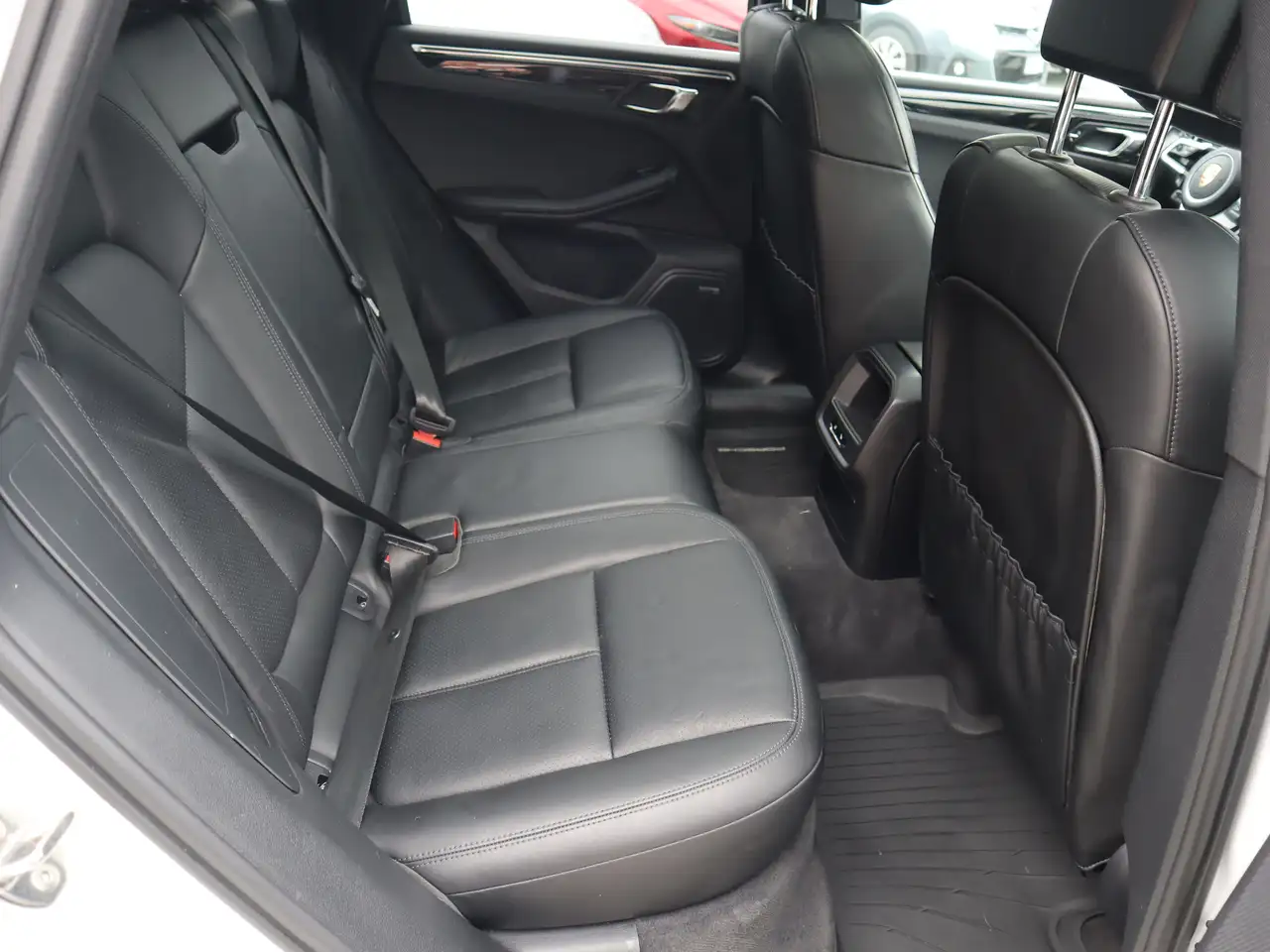 Porsche Macan снимка Porsche Macan