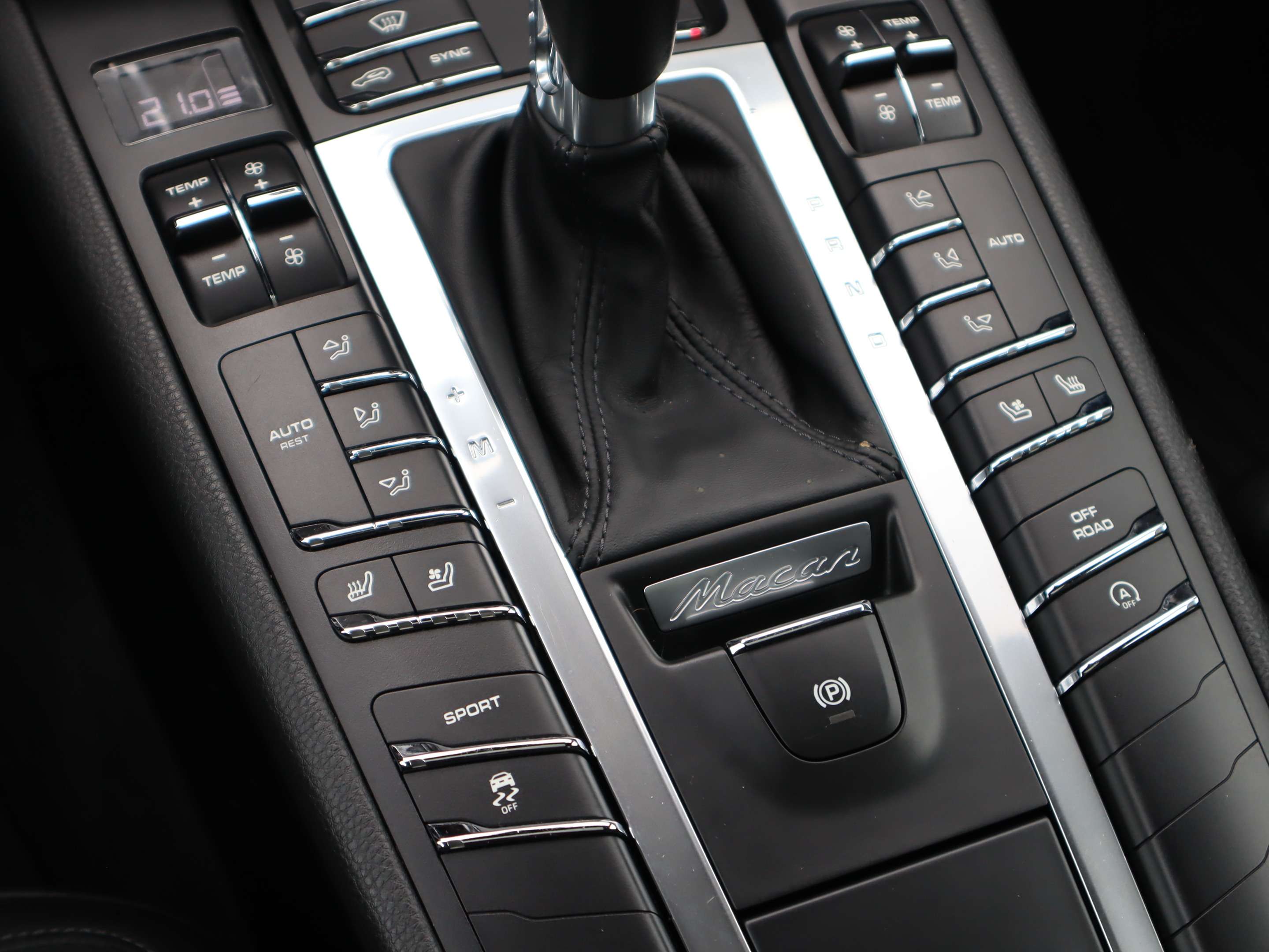 2015 Porsche Macan S thumb 18