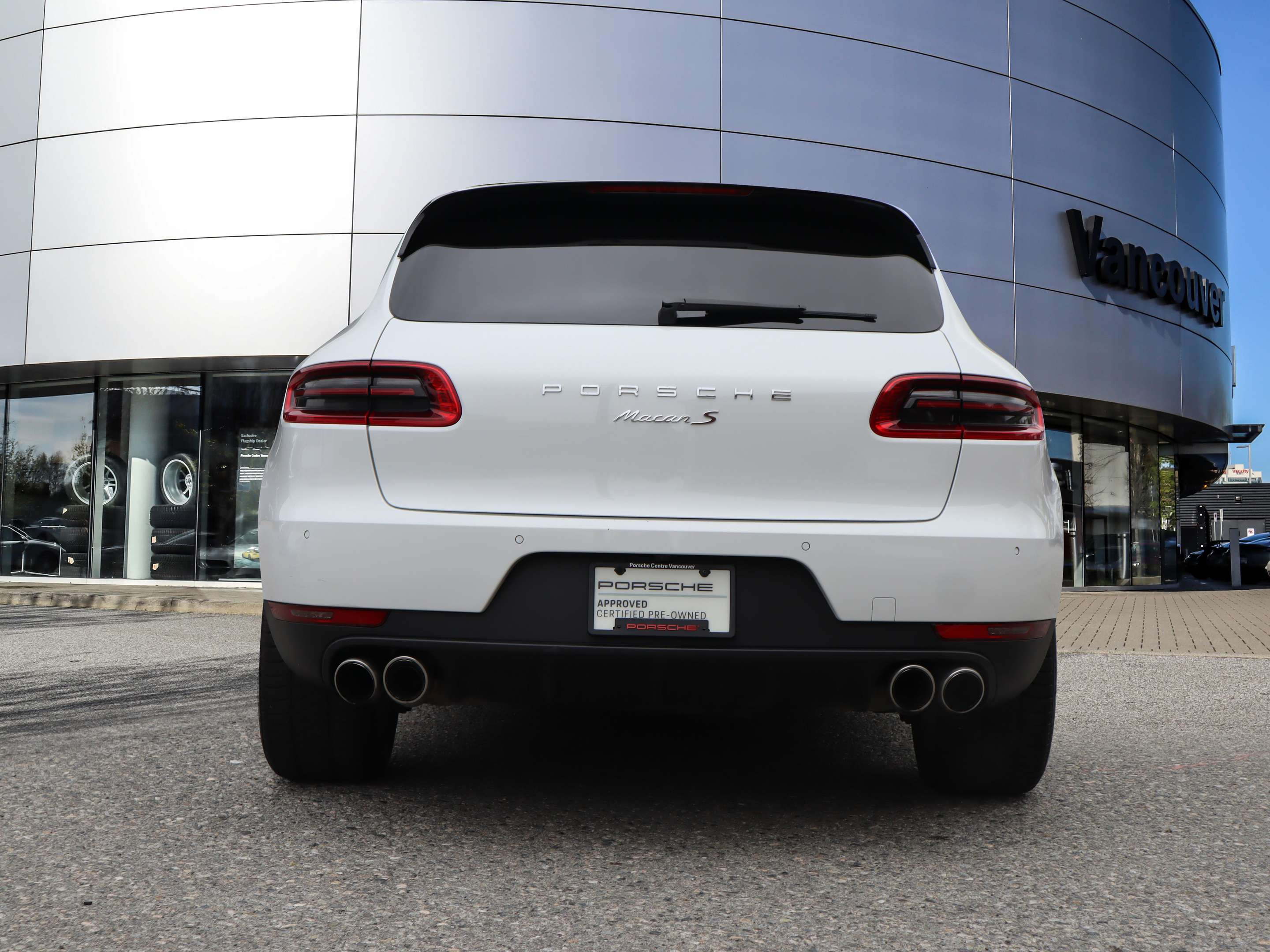 2015 Porsche Macan S alt 4