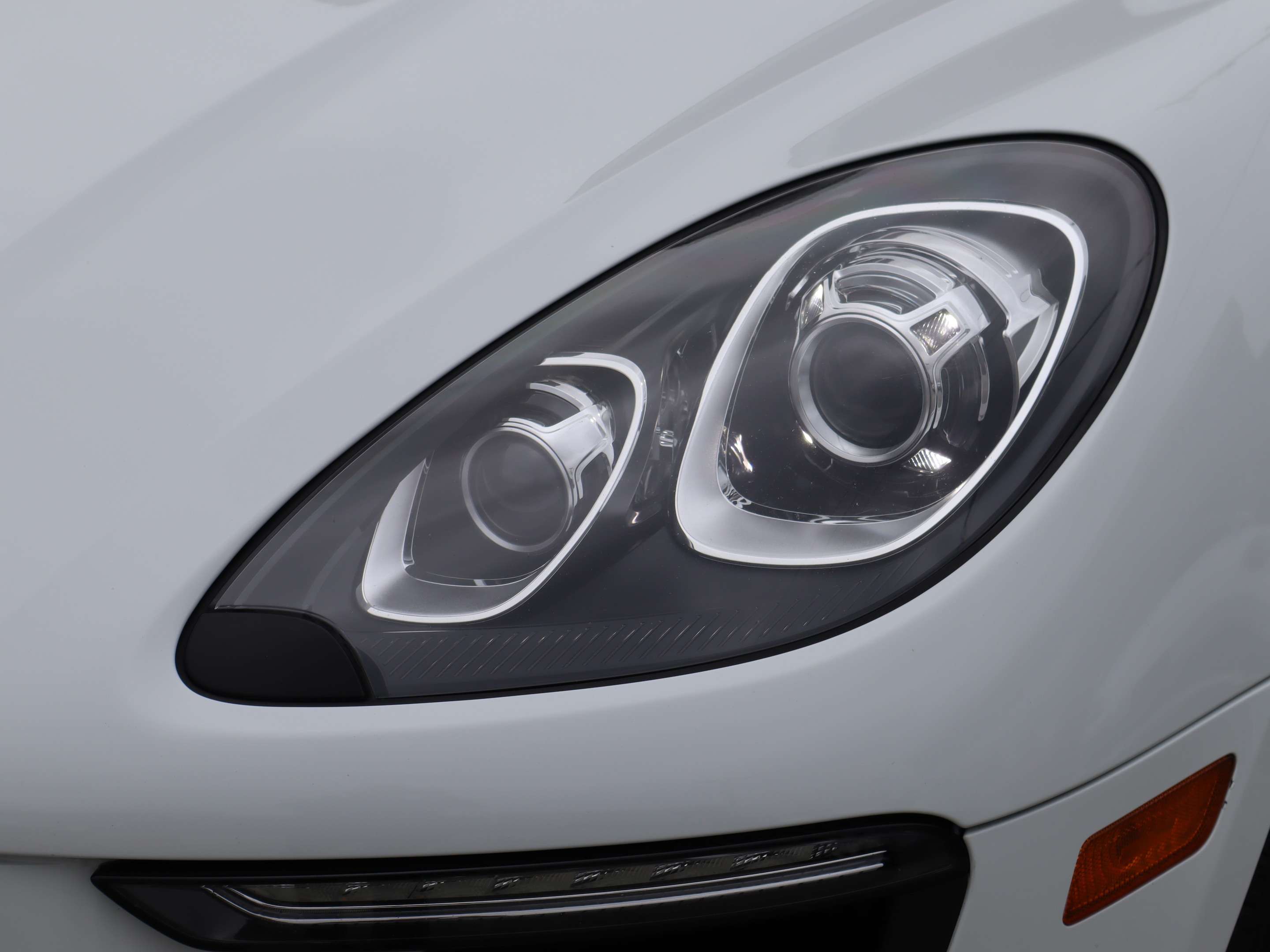 2015 Porsche Macan S thumb 9