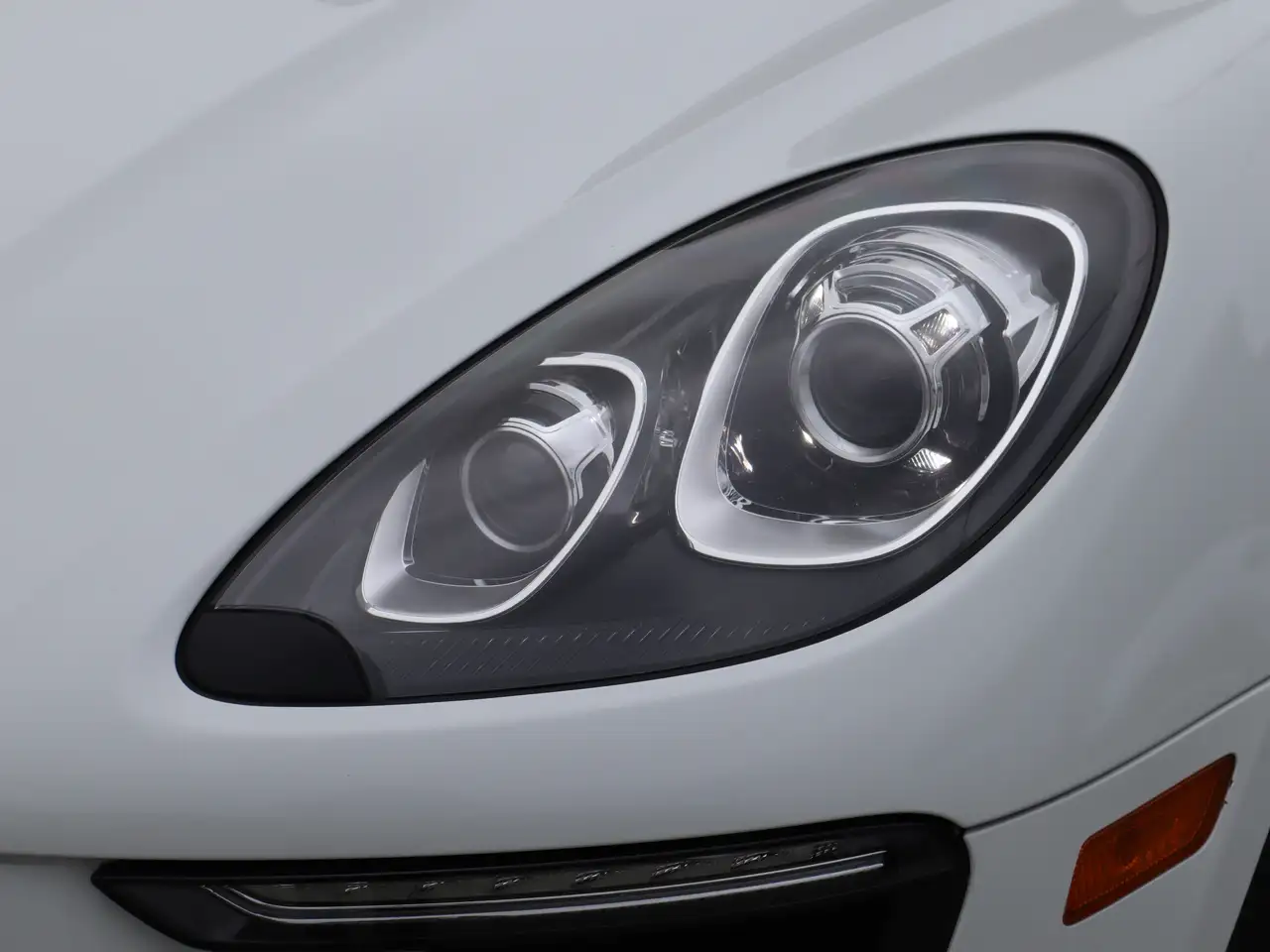 Porsche Macan снимка Porsche Macan
