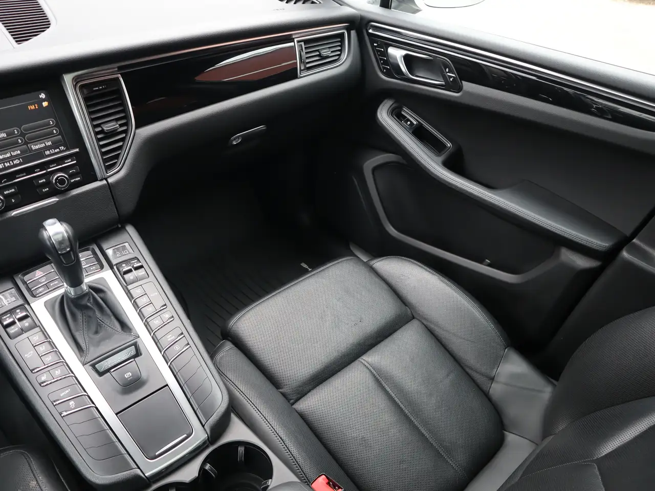 Porsche Macan снимка Porsche Macan