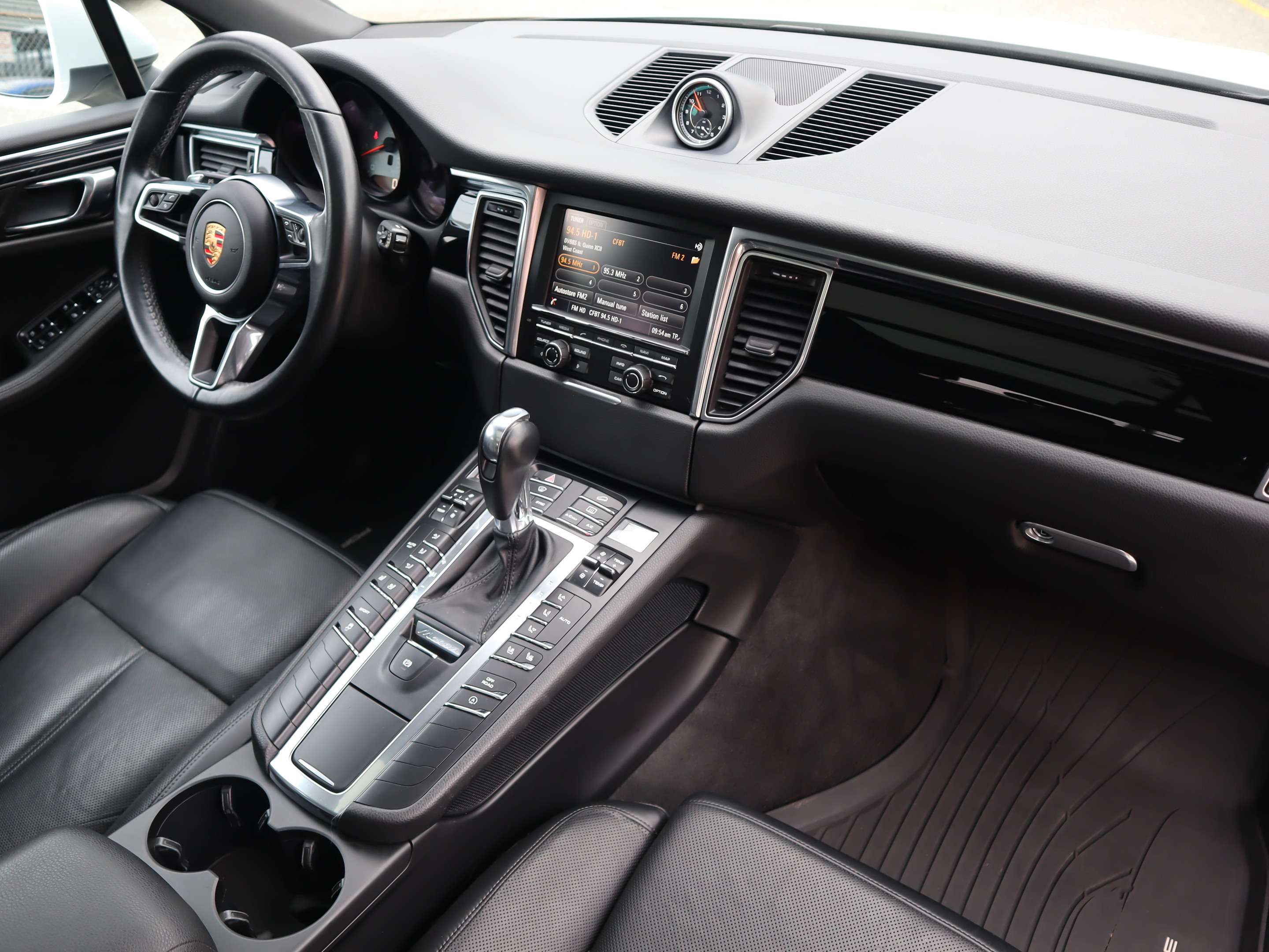 2015 Porsche Macan S thumb 24
