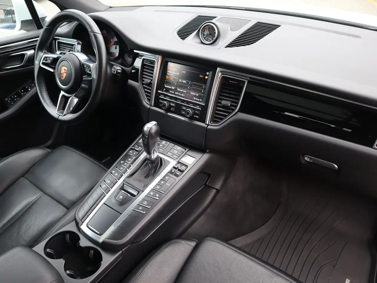 Porsche Macan снимка Porsche Macan