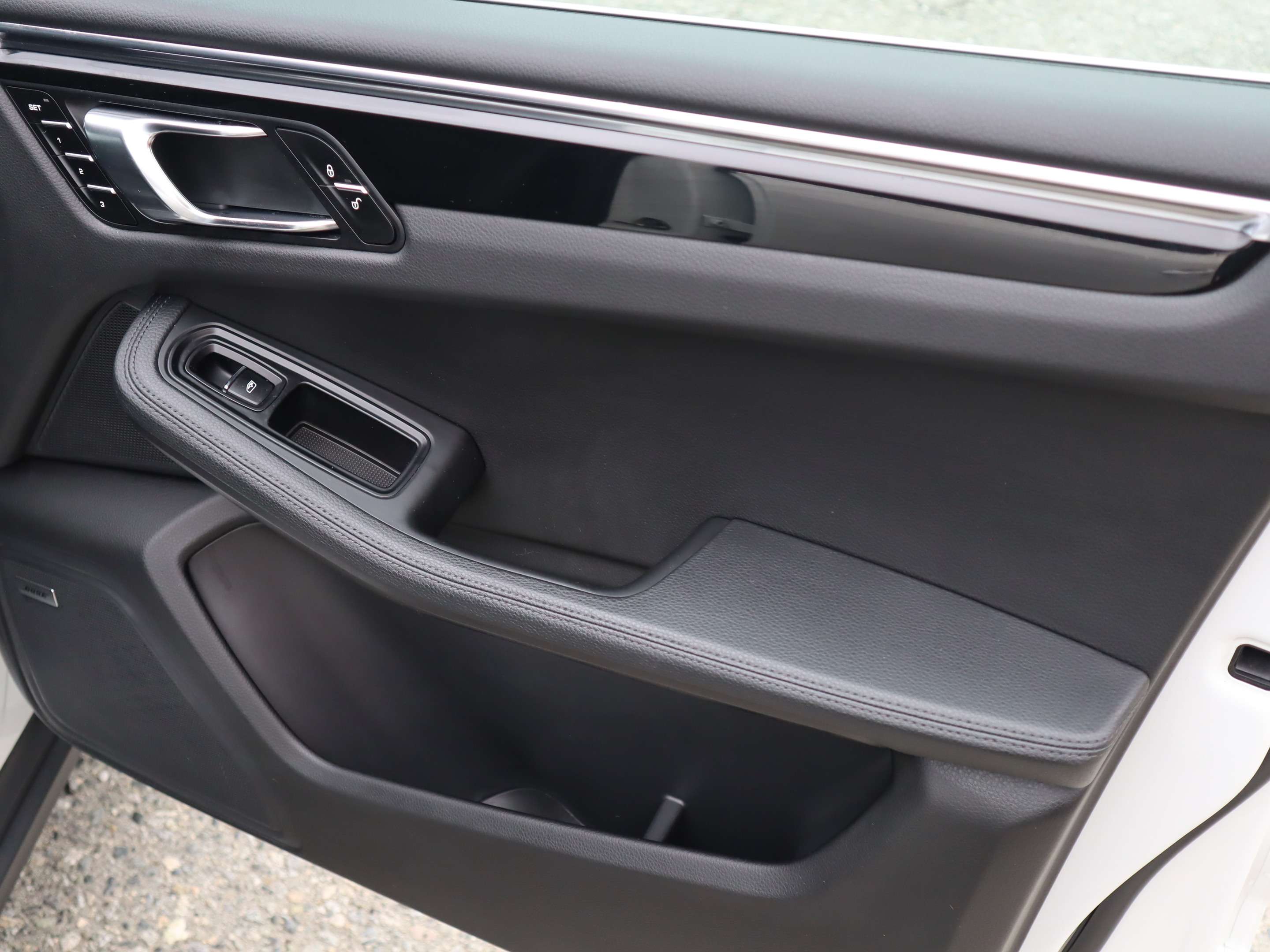 2015 Porsche Macan S thumb 26