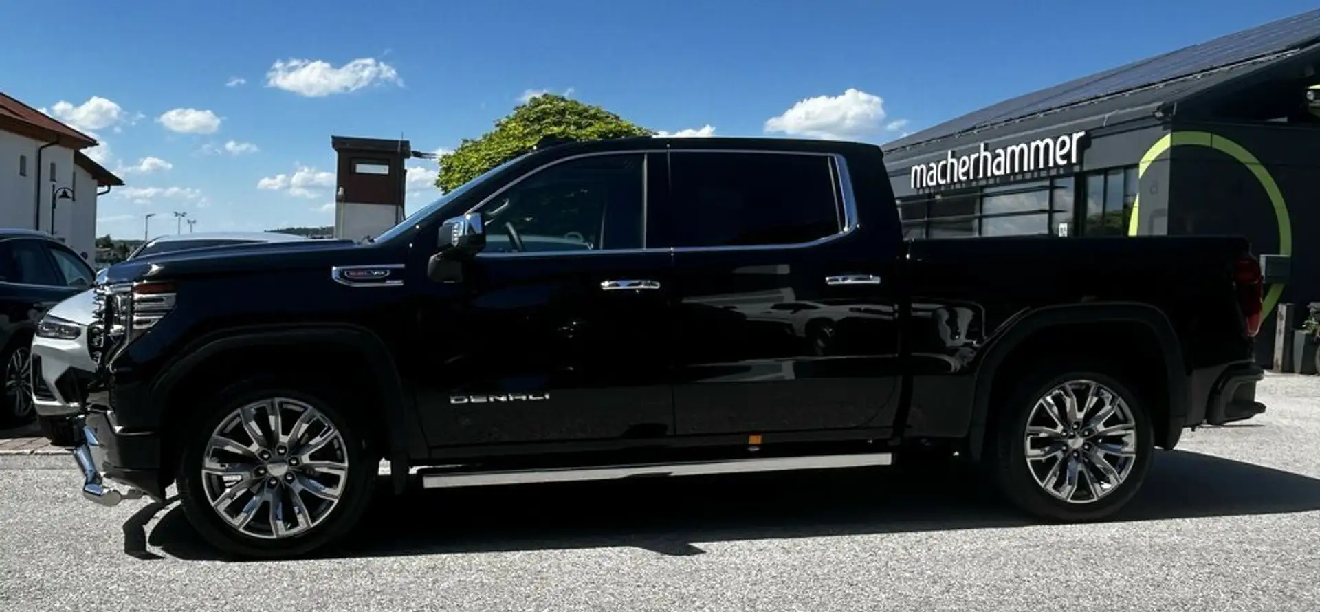 GMC Sierra 1500 Denali Crew Cab Short Box 4x4 6,2L V8 Schwarz - 2