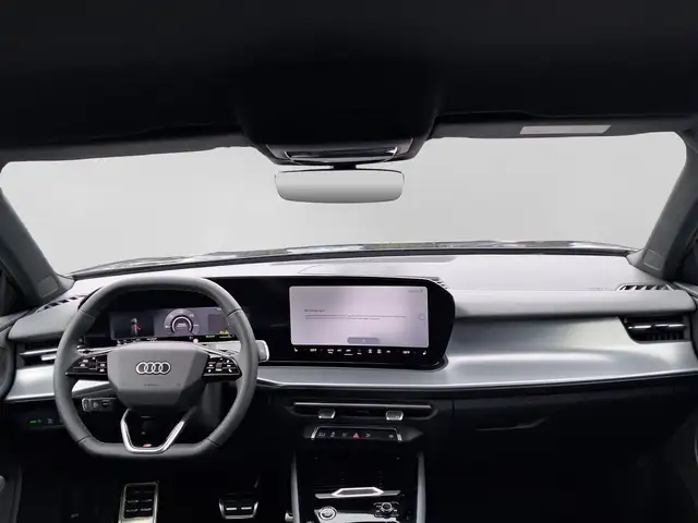 Audi Q3 view 5