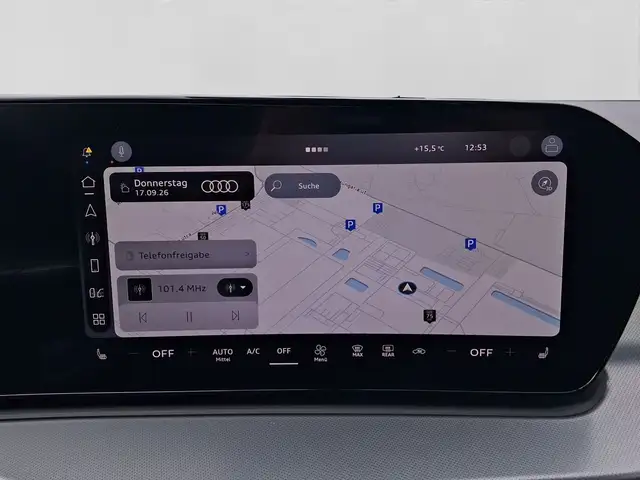 Audi Q3 view 13