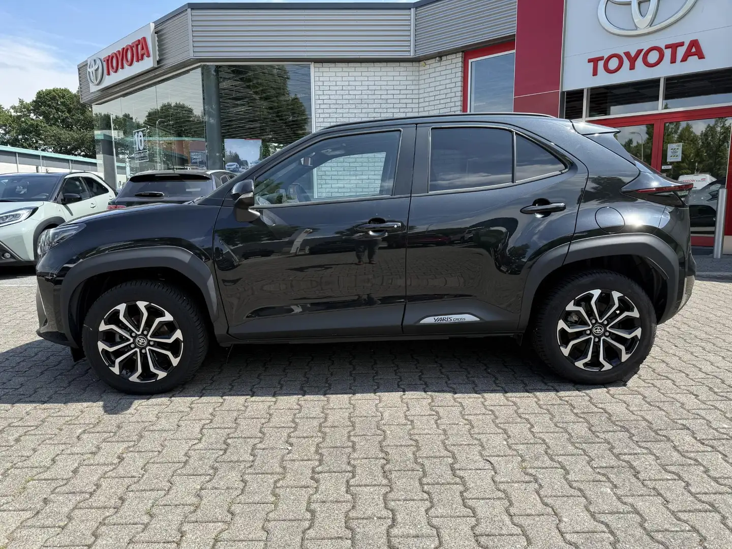 Toyota Yaris Cross 1.5 Hybrid STYLE PANODAK LM-VELGEN EL-KLEP STOEL/S Zwart - 2
