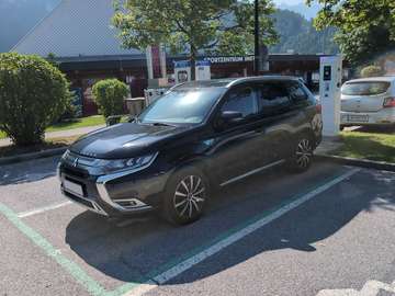 Outlander 2,4 PHEV Business Connect Business Connect