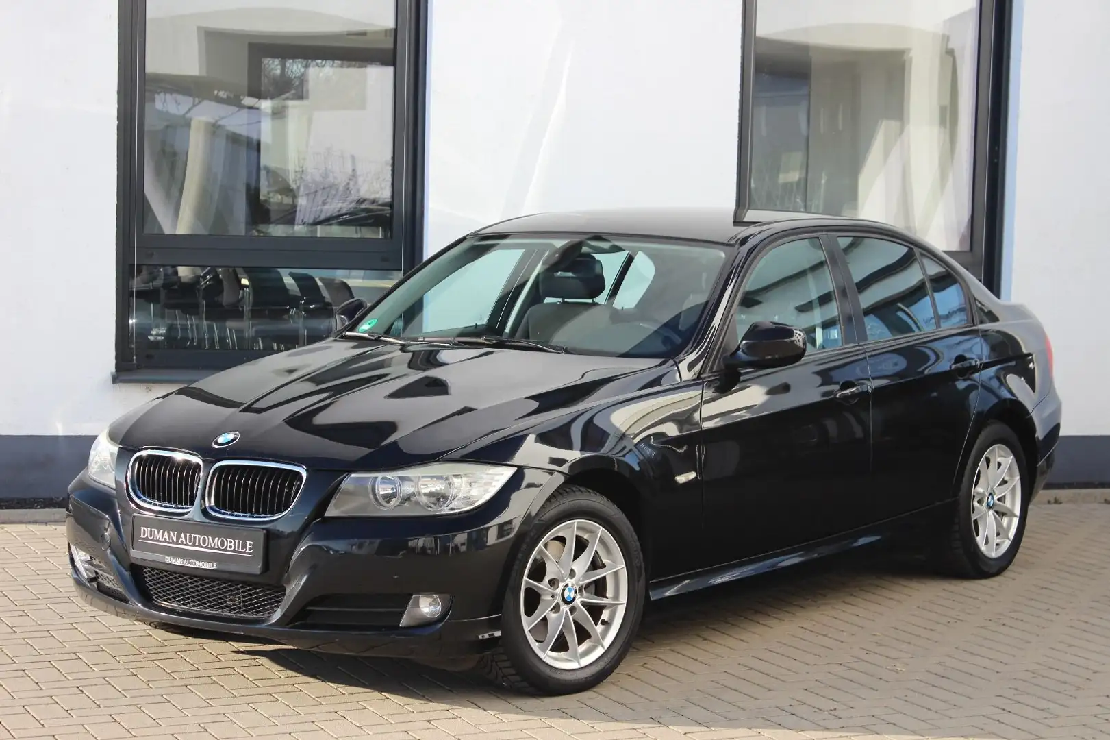 BMW 316 d Edition Lifestyle S-Heizung Klima TÜV 04/27 Schwarz - 1