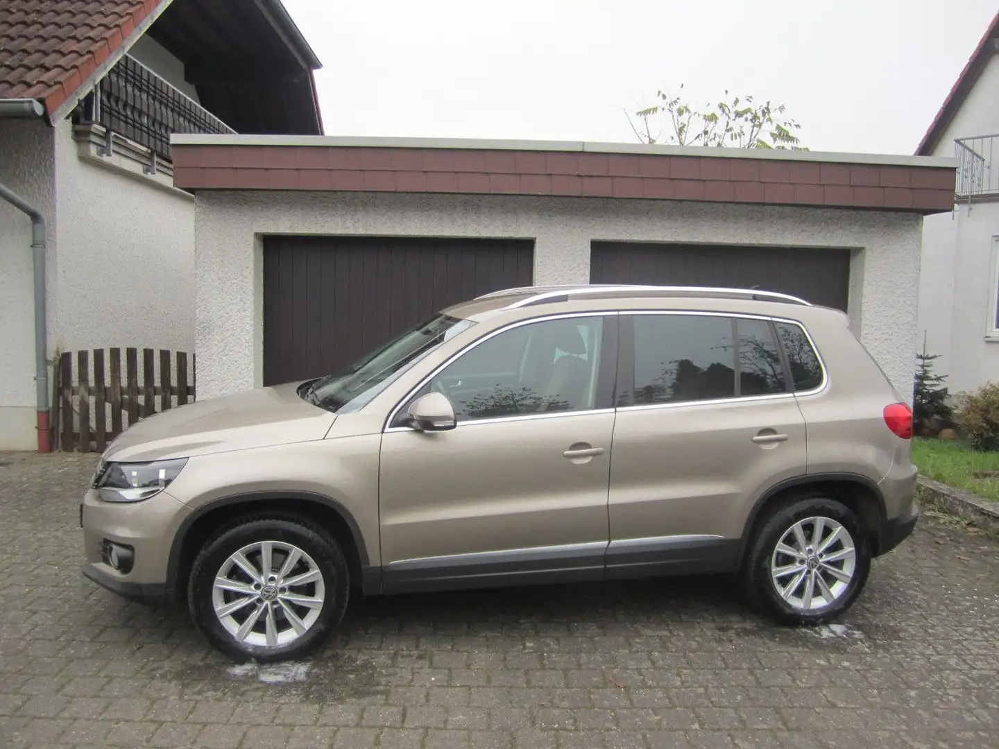 Volkswagen Tiguan 1.4 TSI Sport & Style BMT I.Hand/TOP!!! Beige - 1