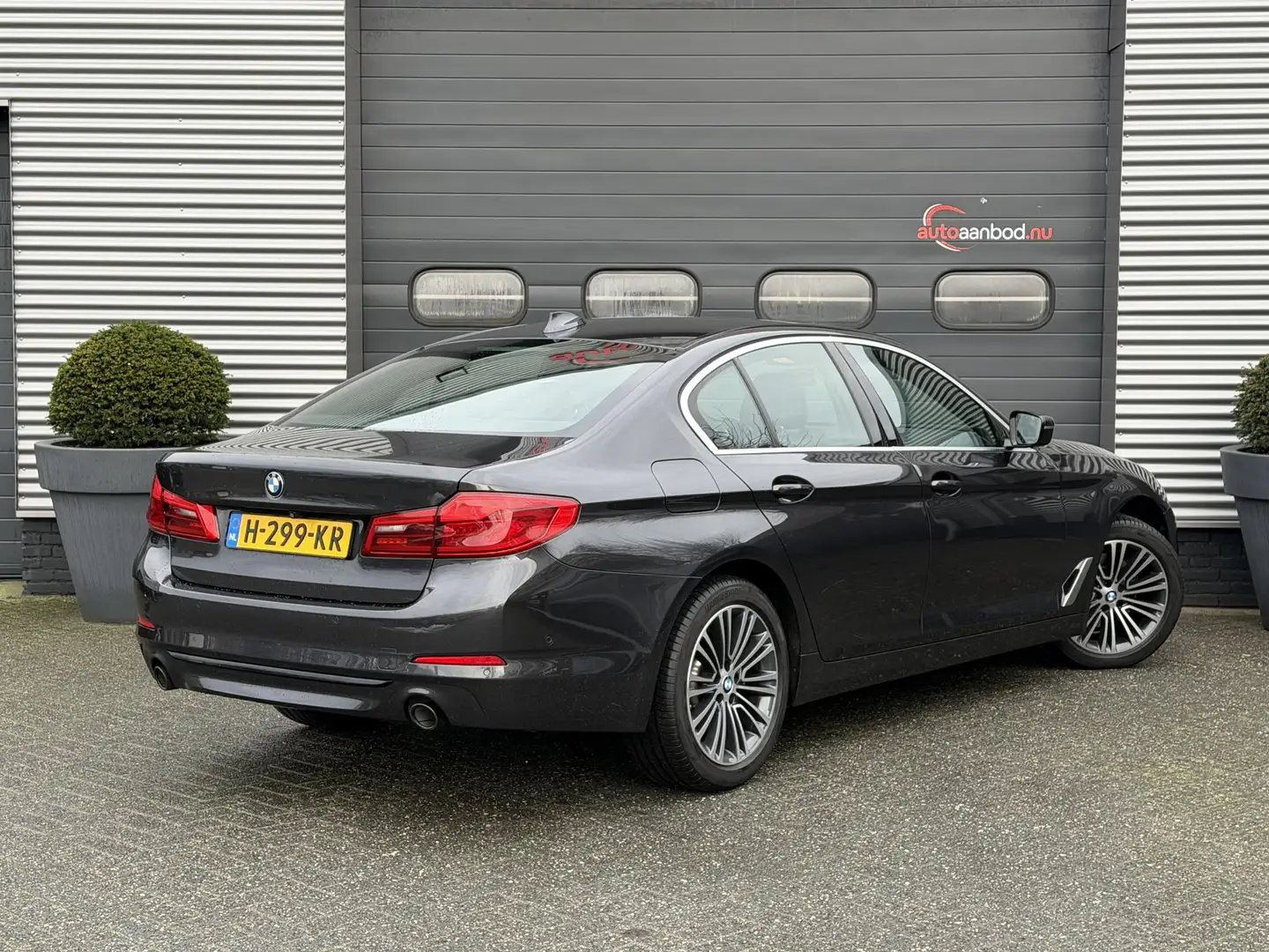 BMW 520 5-serie 520i Executive Edition | Navigatie | Leder Grau - 2