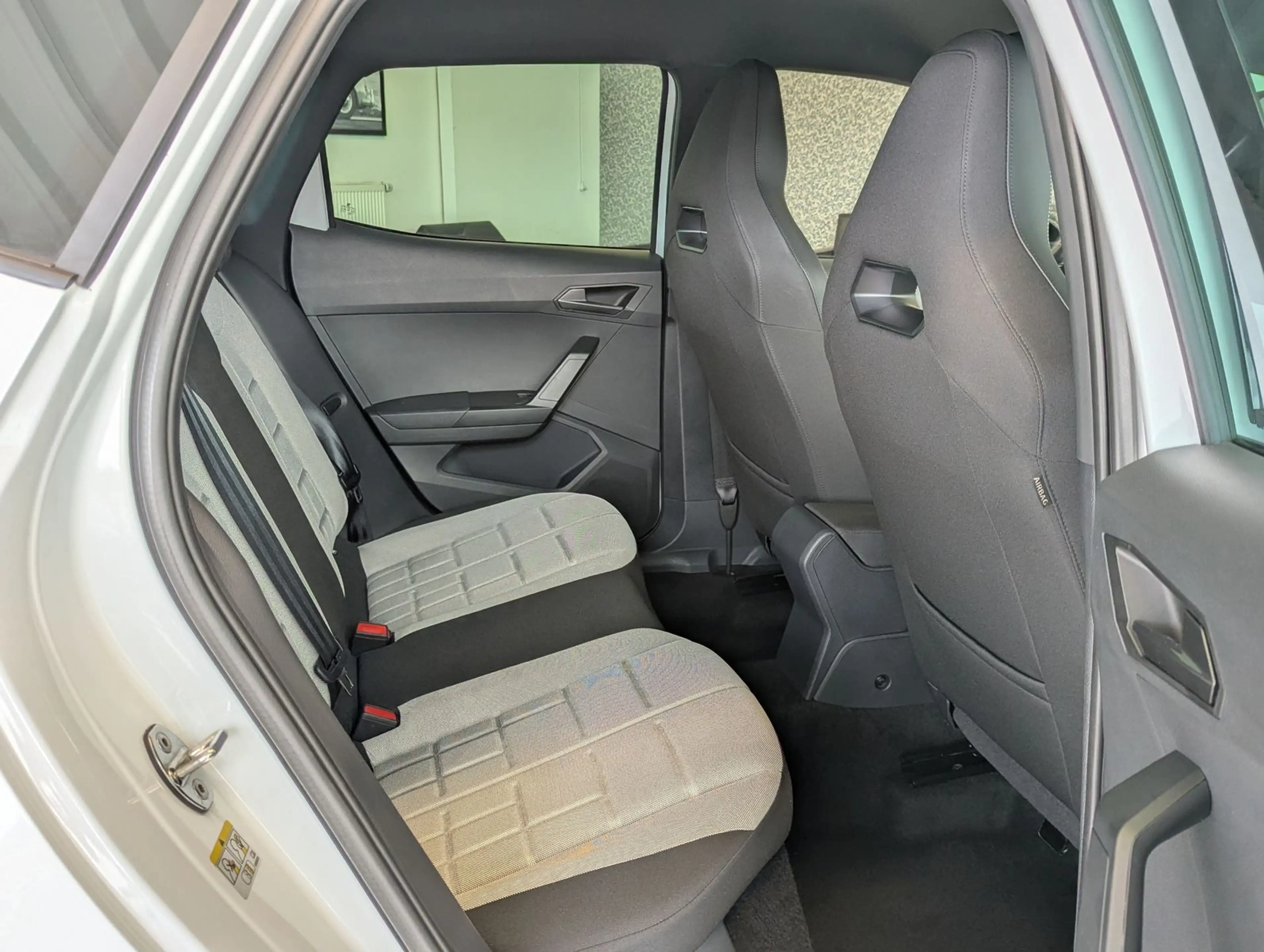 SEAT Arona 1.5 TSI DSG FR Black Edition Kessy Cam 18" — photo 16