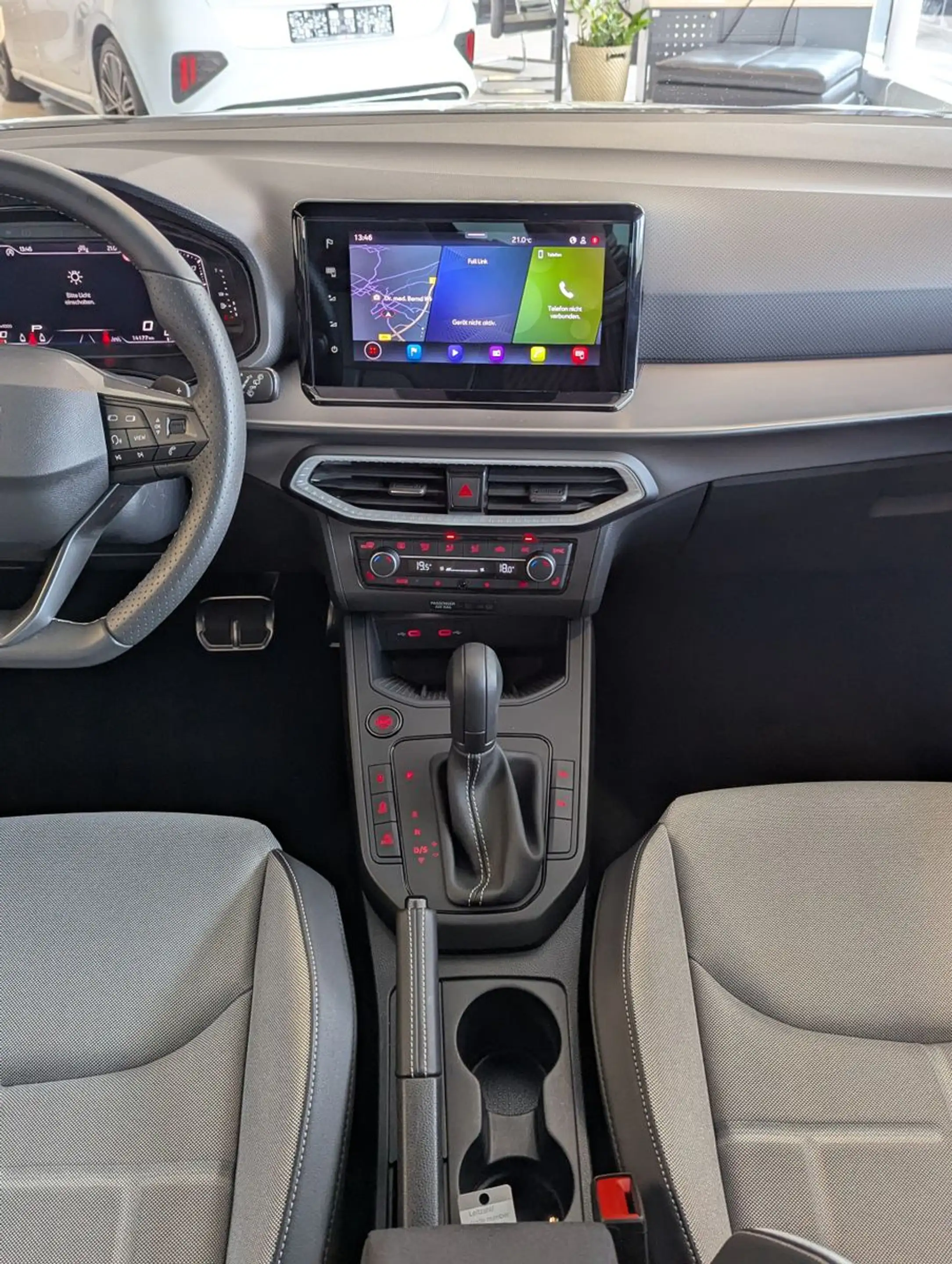 SEAT Arona 1.5 TSI DSG FR Black Edition Kessy Cam 18" — photo 20
