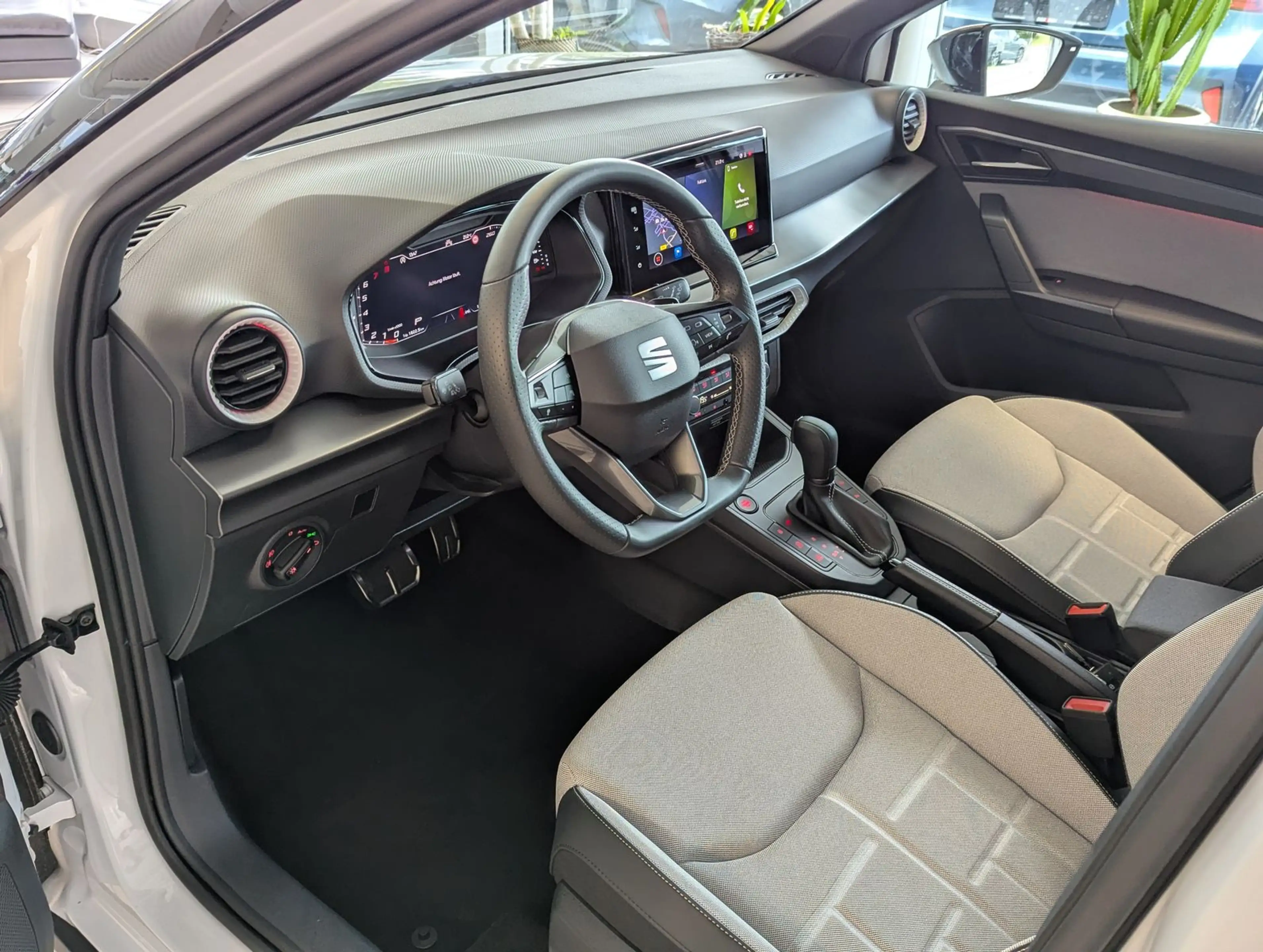 SEAT Arona 1.5 TSI DSG FR Black Edition Kessy Cam 18" — photo 21