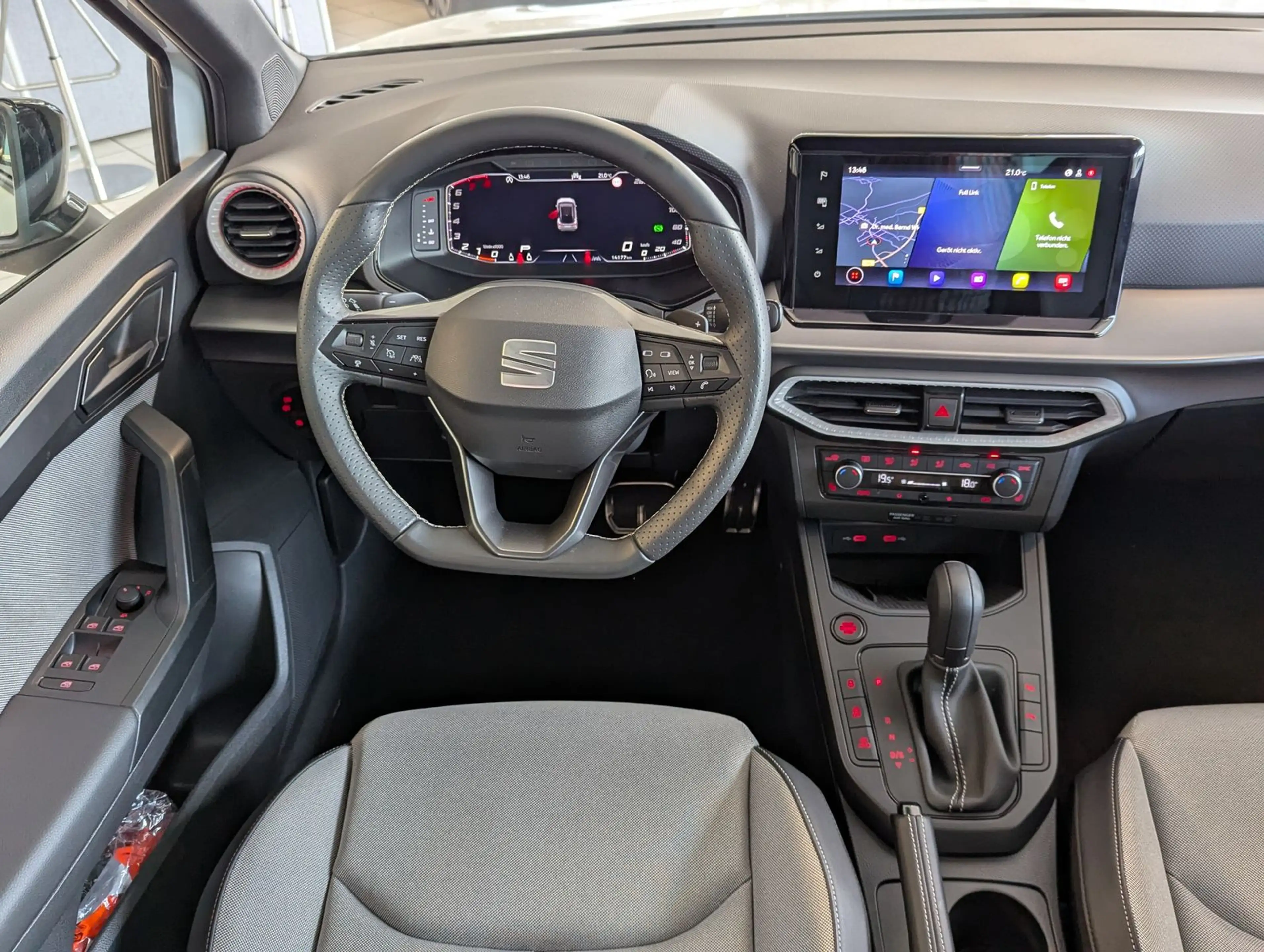 SEAT Arona 1.5 TSI DSG FR Black Edition Kessy Cam 18" — photo 19