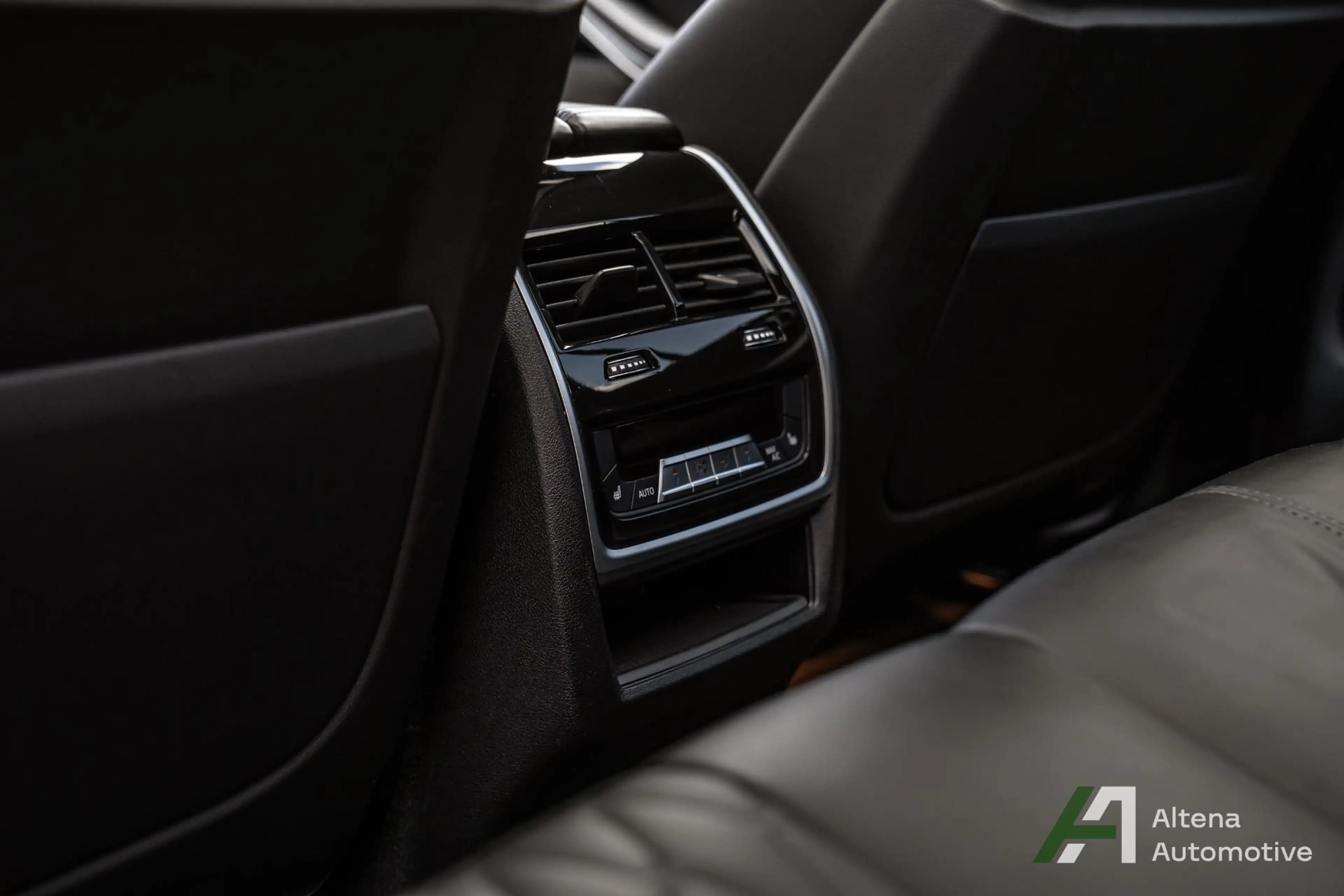 BMW X5 xDrive45e High Executive M-sport, Trekhaak, harman — photo 13