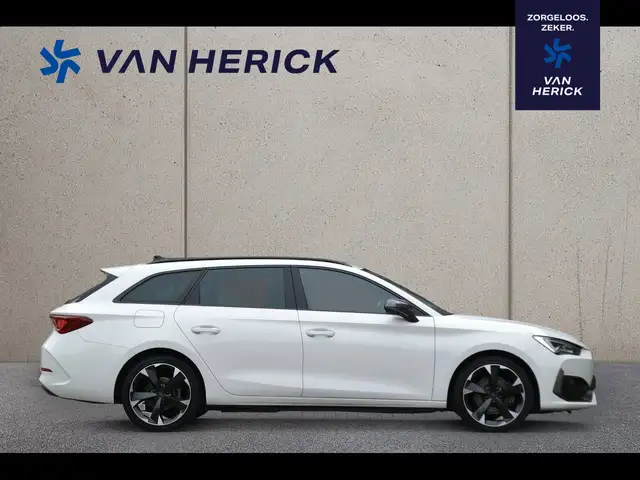 Cupra Leon view 3