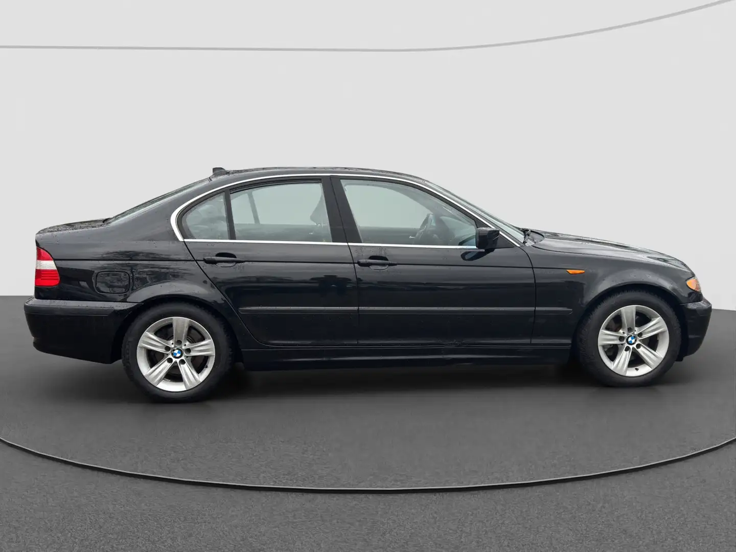 BMW 325 3-serie 325i Lifestyle Edition | Automaat | Sports Černá - 2