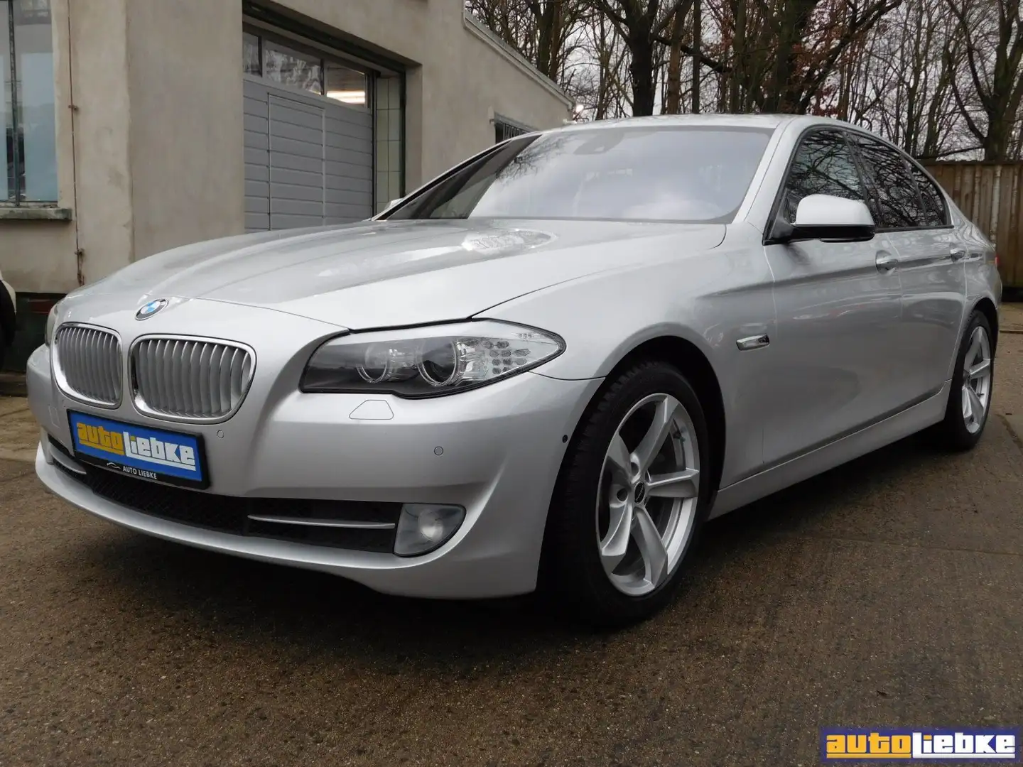 BMW 550 550i SPORT-AUT. TOP-AUSSTATTUNG,NR,SH! Срібний - 1