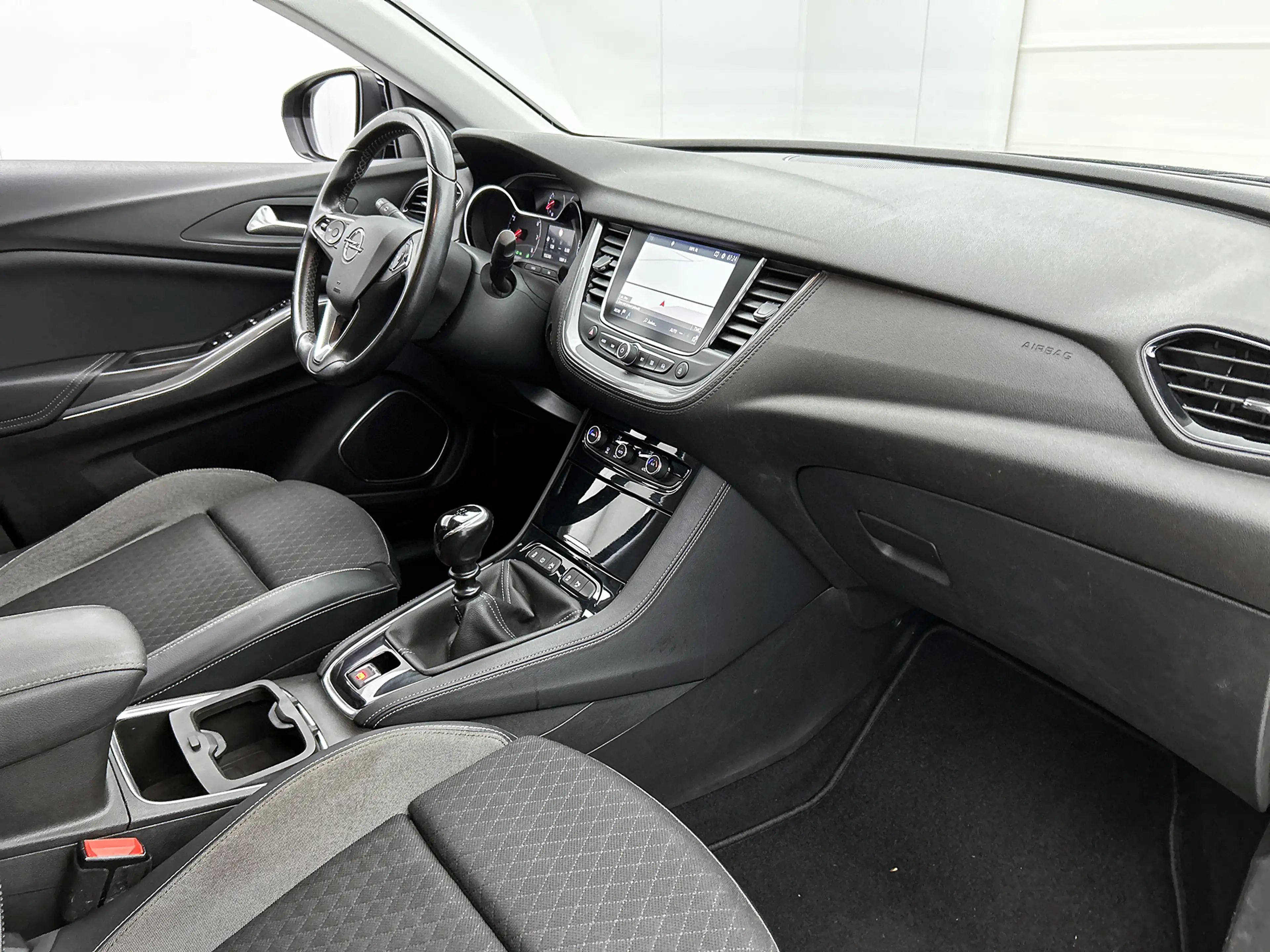 Opel Grandland X 1.2 Turbo Innovation / Airco / Navi / Cruise-ctr. — photo 2