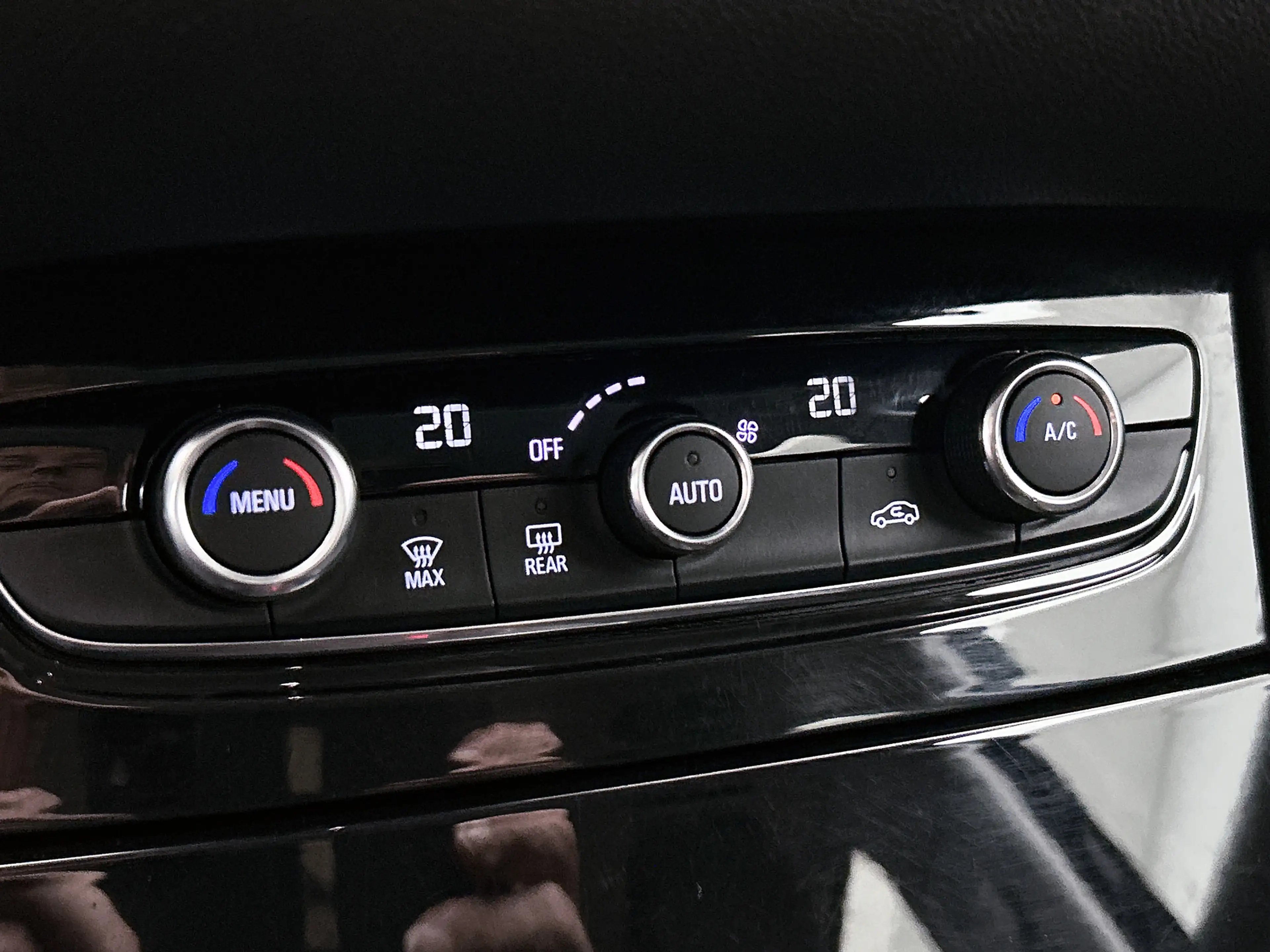 Opel Grandland X 1.2 Turbo Innovation / Airco / Navi / Cruise-ctr. — photo 24