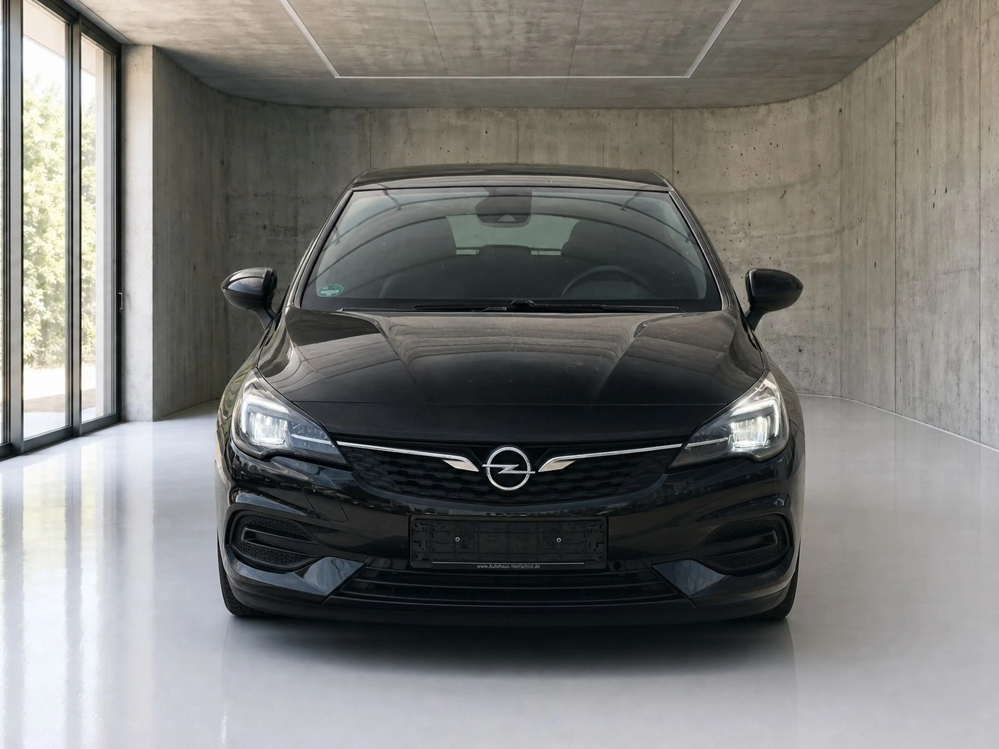 Opel Astra Elegance*LED*DAB*Navi*SHZ*PDC* — photo 2