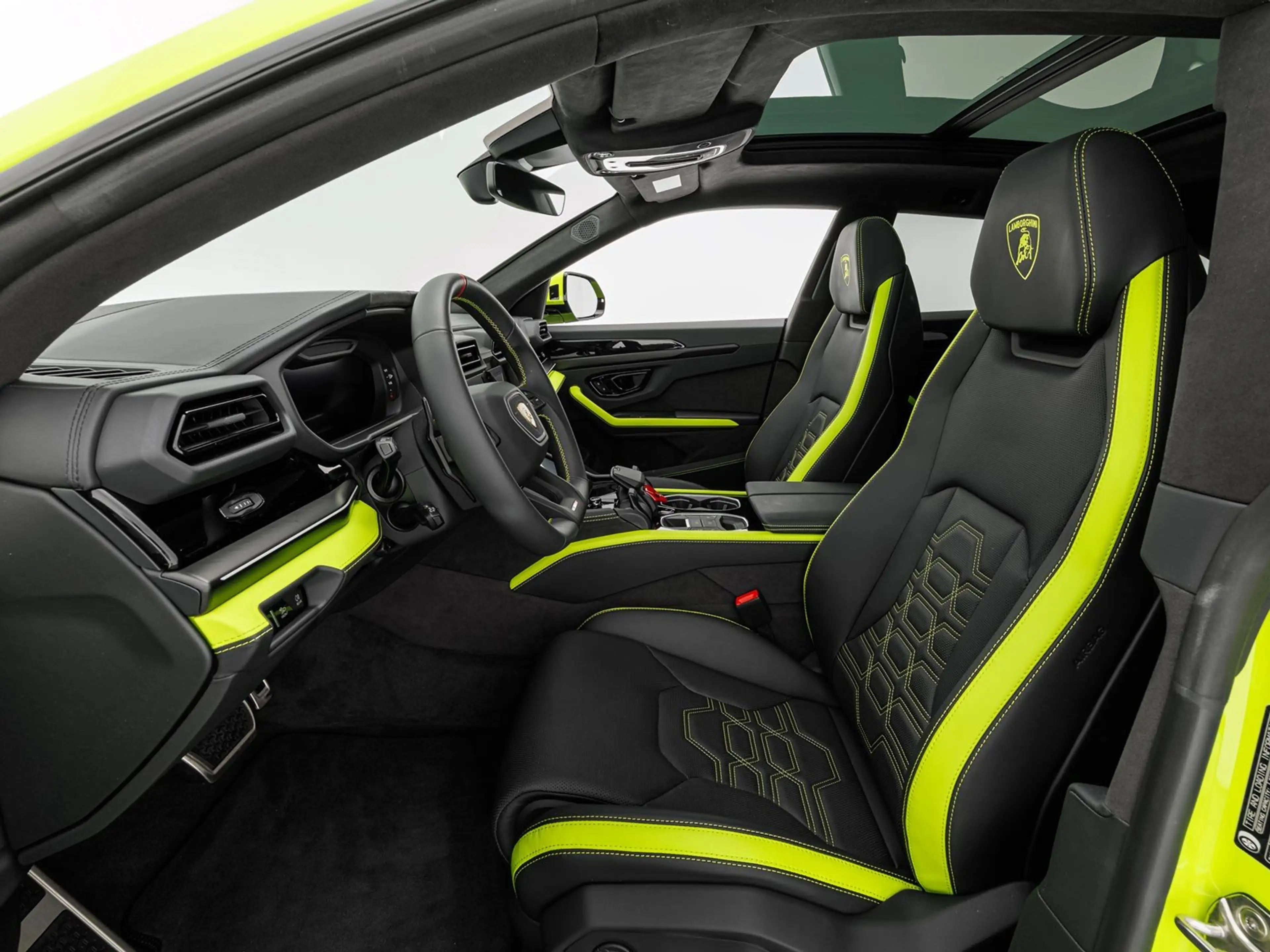 Lamborghini Urus SE — photo 5