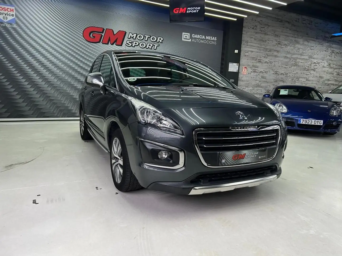 Peugeot 3008 Style 1.6 HDI 115 FAP Gris - 2