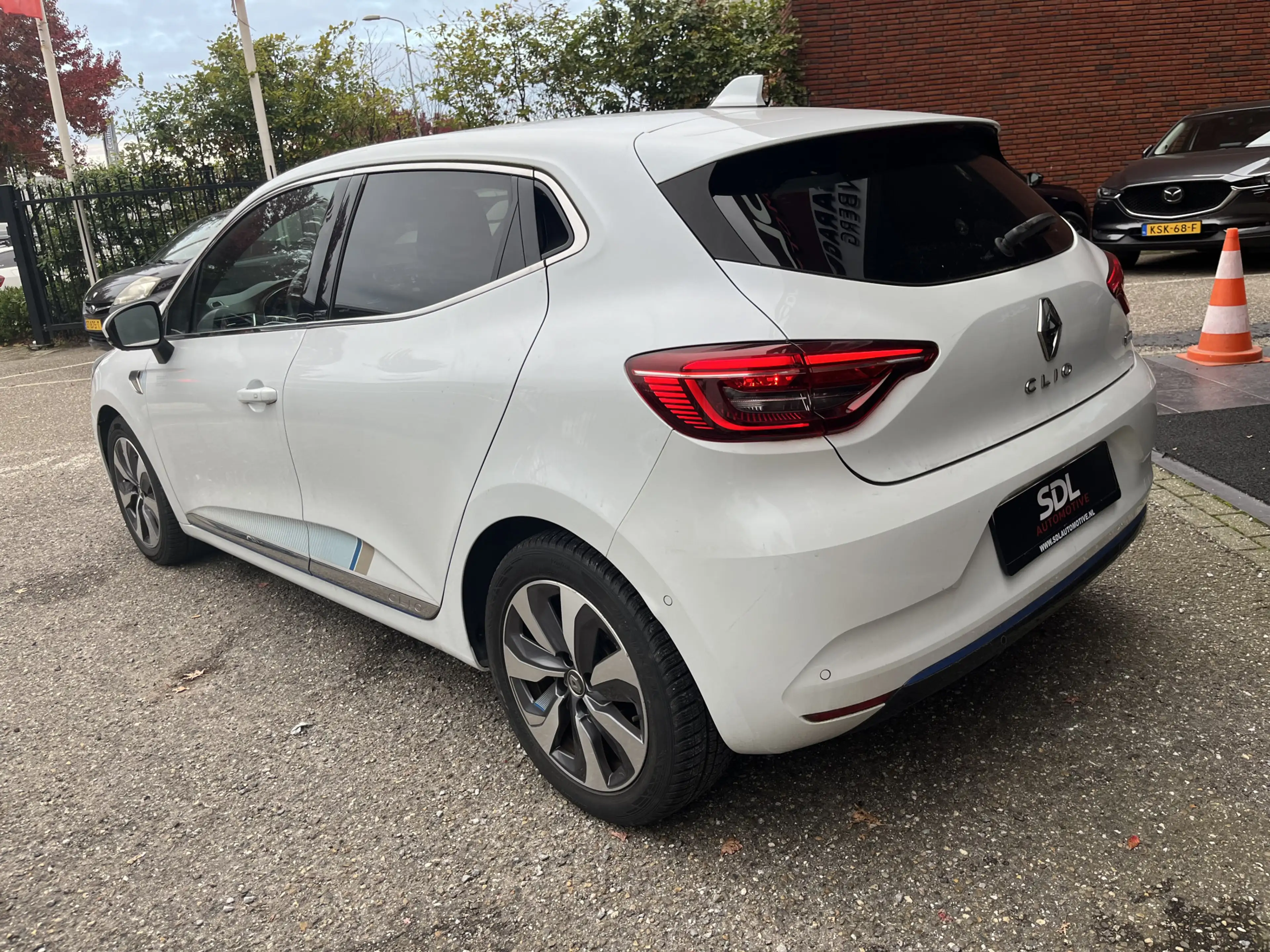 Renault Clio 1.6 E-Tech Hybrid 140 Serie Limitee E-TECH // KEYL — photo 4