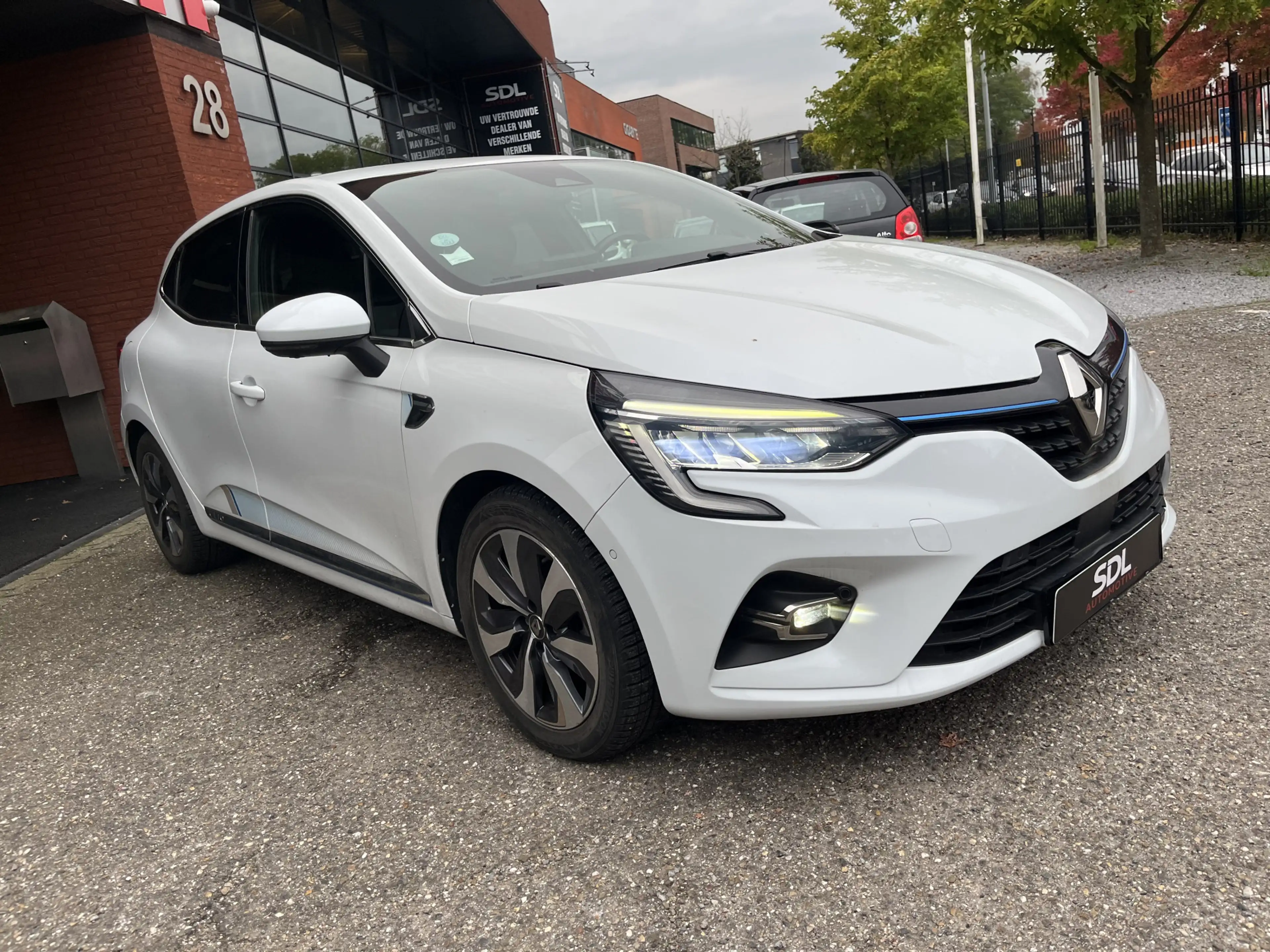 Renault Clio 1.6 E-Tech Hybrid 140 Serie Limitee E-TECH // KEYL — photo 10