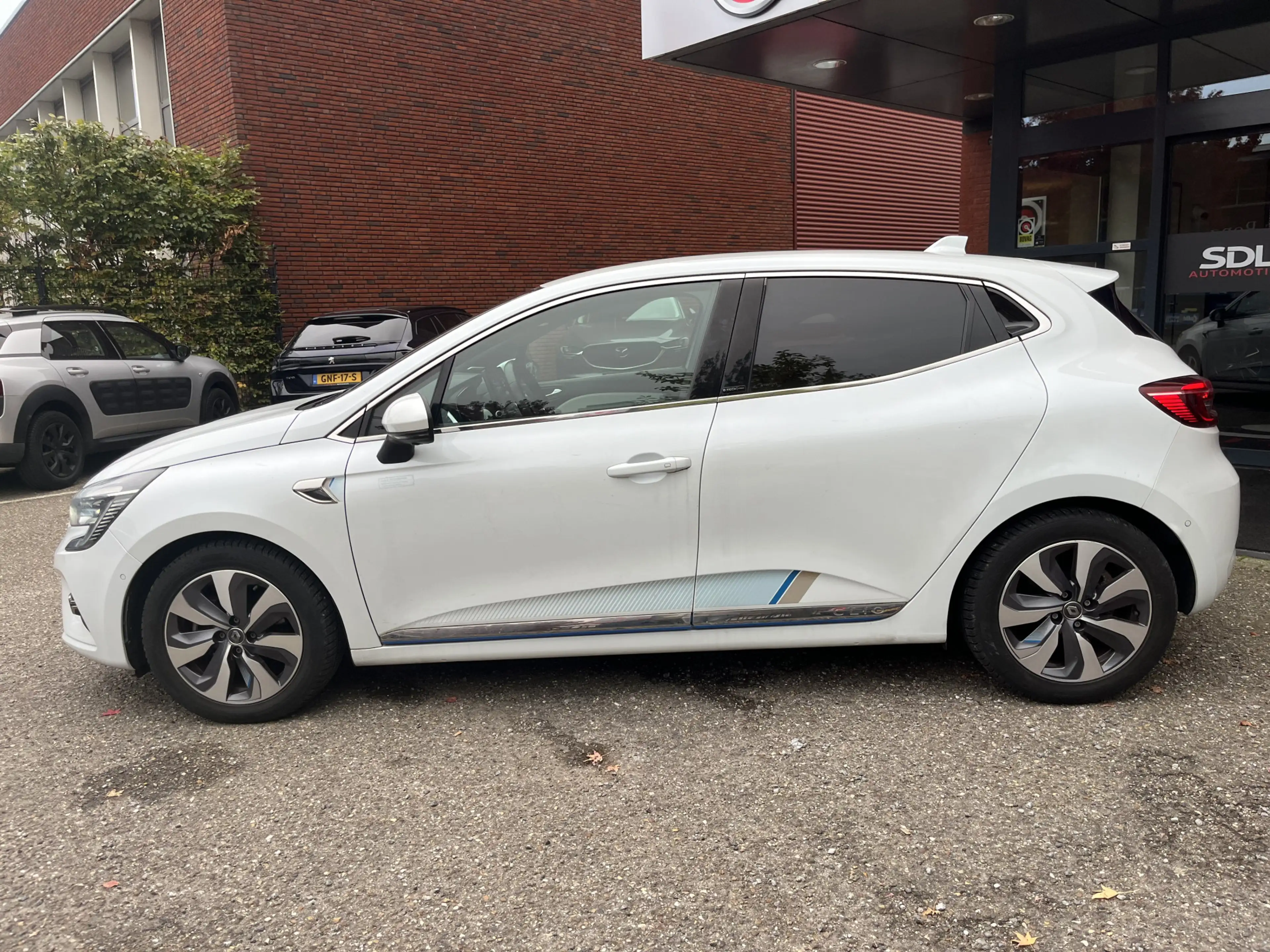 Renault Clio 1.6 E-Tech Hybrid 140 Serie Limitee E-TECH // KEYL — photo 3