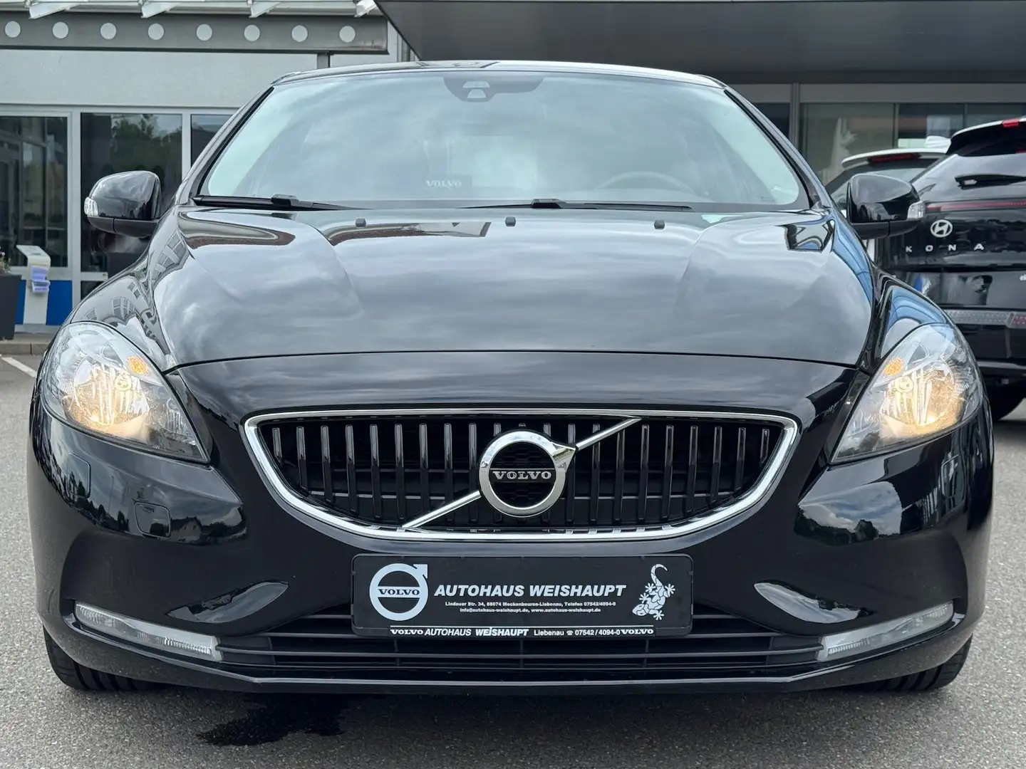 Volvo V40 D2*ECO Kinetic*Euro6*85 Co²*Klima*Sitzheizg Schwarz - 2