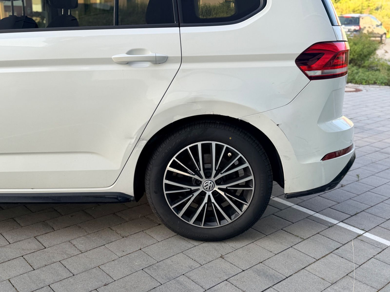 Volkswagen Touran Highline 2.0 TDI Navi LED PANO DSG ALU — photo 5