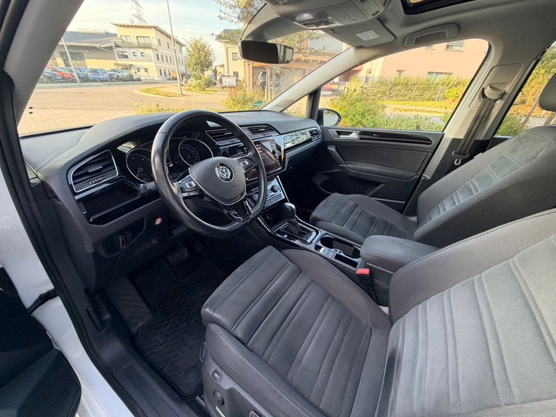Volkswagen Touran Highline 2.0 TDI Navi LED PANO DSG ALU — photo 11