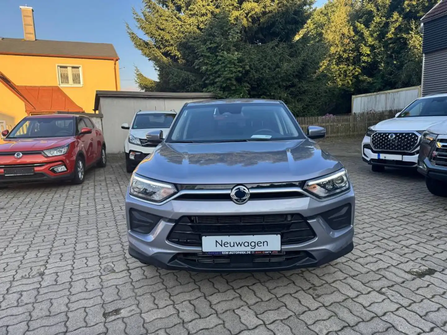 KGM Korando KORANDO ESSENTIAL 1.5T 6MT 2WD Grau - 2