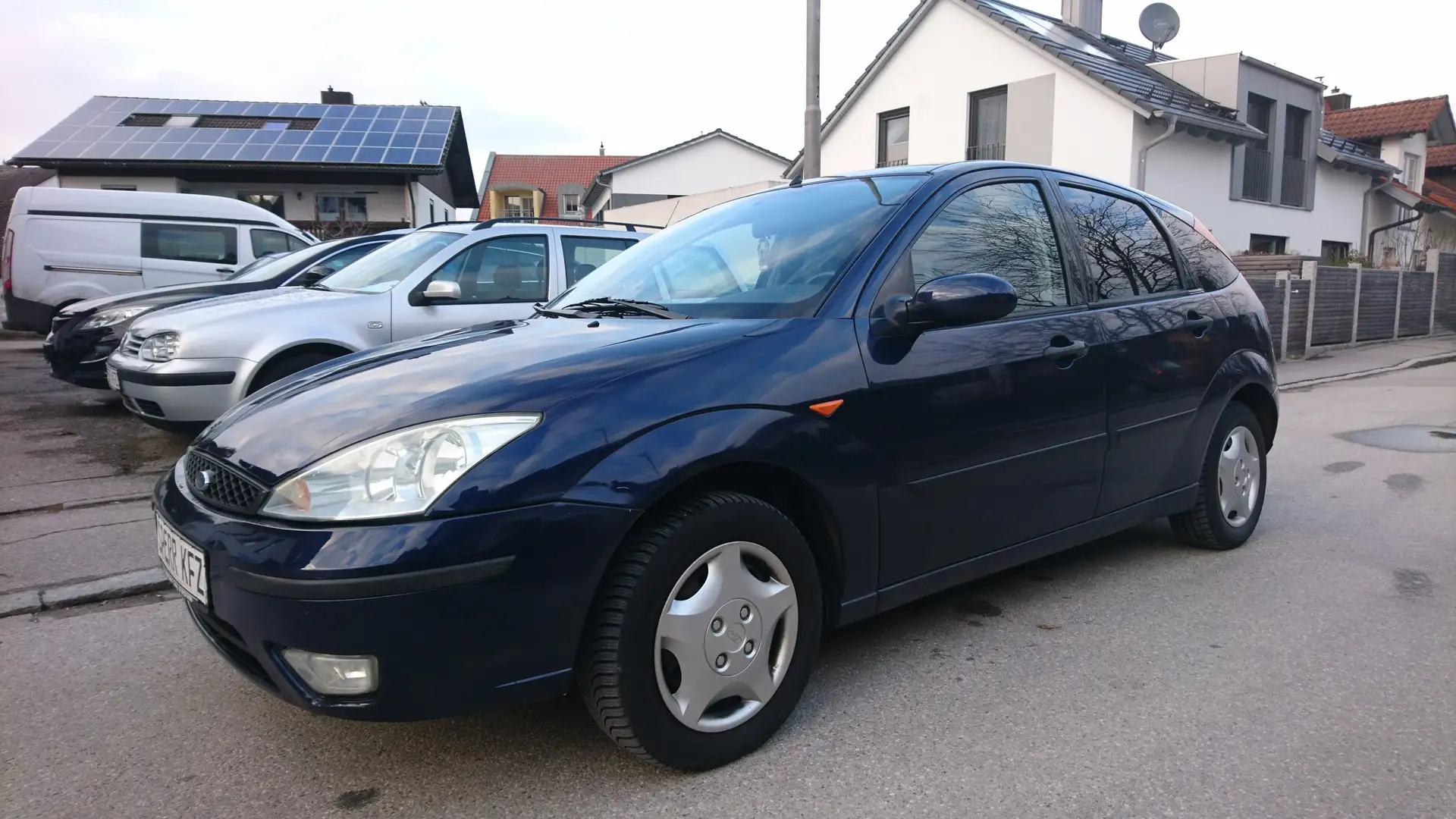 Ford Focus 1,6i Futura 5trg.AutomatikKlima AHK 4AB TÜV7/24 Bleu - 2