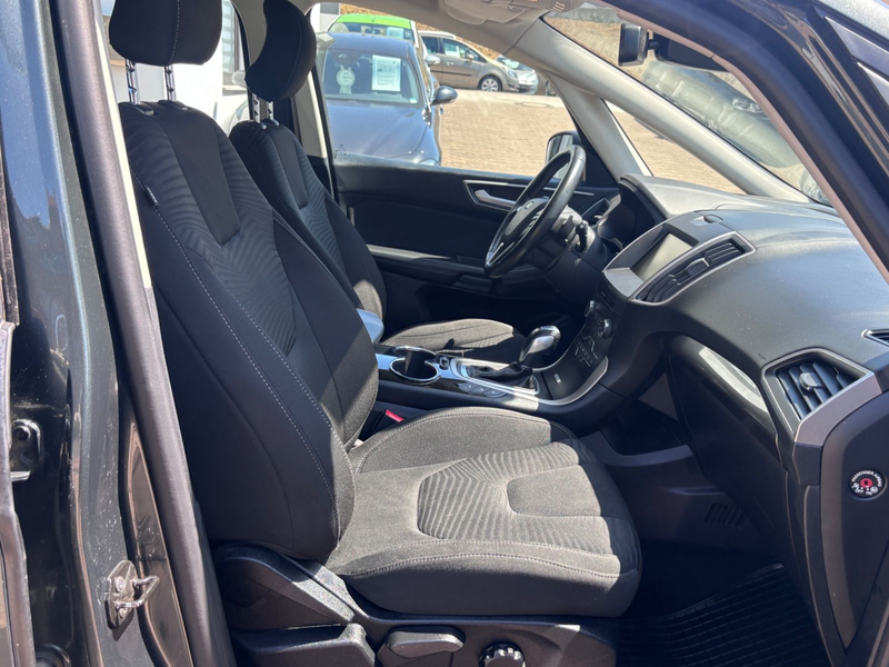 Ford S-Max Titanium Automatik~SpurAssi~~Navi~AHK~SHZ~ — photo 12