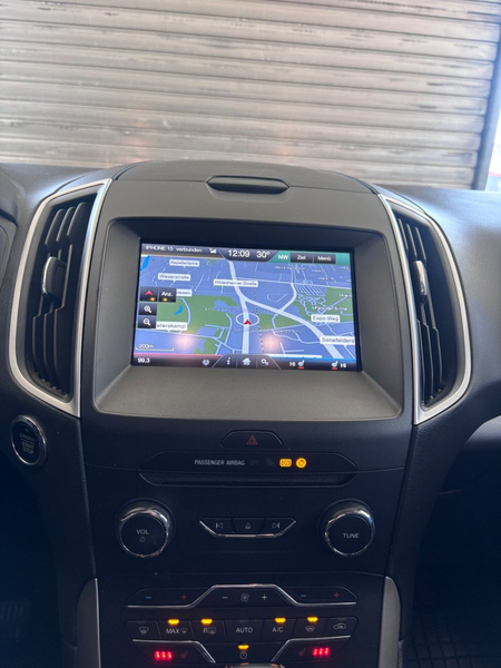 Ford S-Max Titanium Automatik~SpurAssi~~Navi~AHK~SHZ~ — photo 15