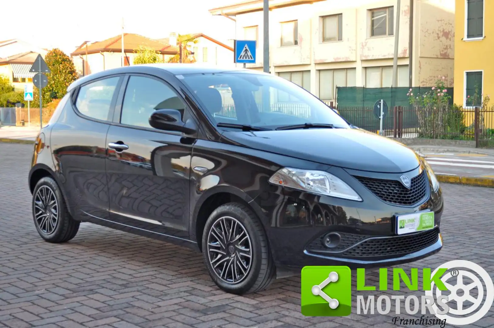 Lancia Ypsilon 1.2 69 CV 5 porte S&S Gold Noir - 1
