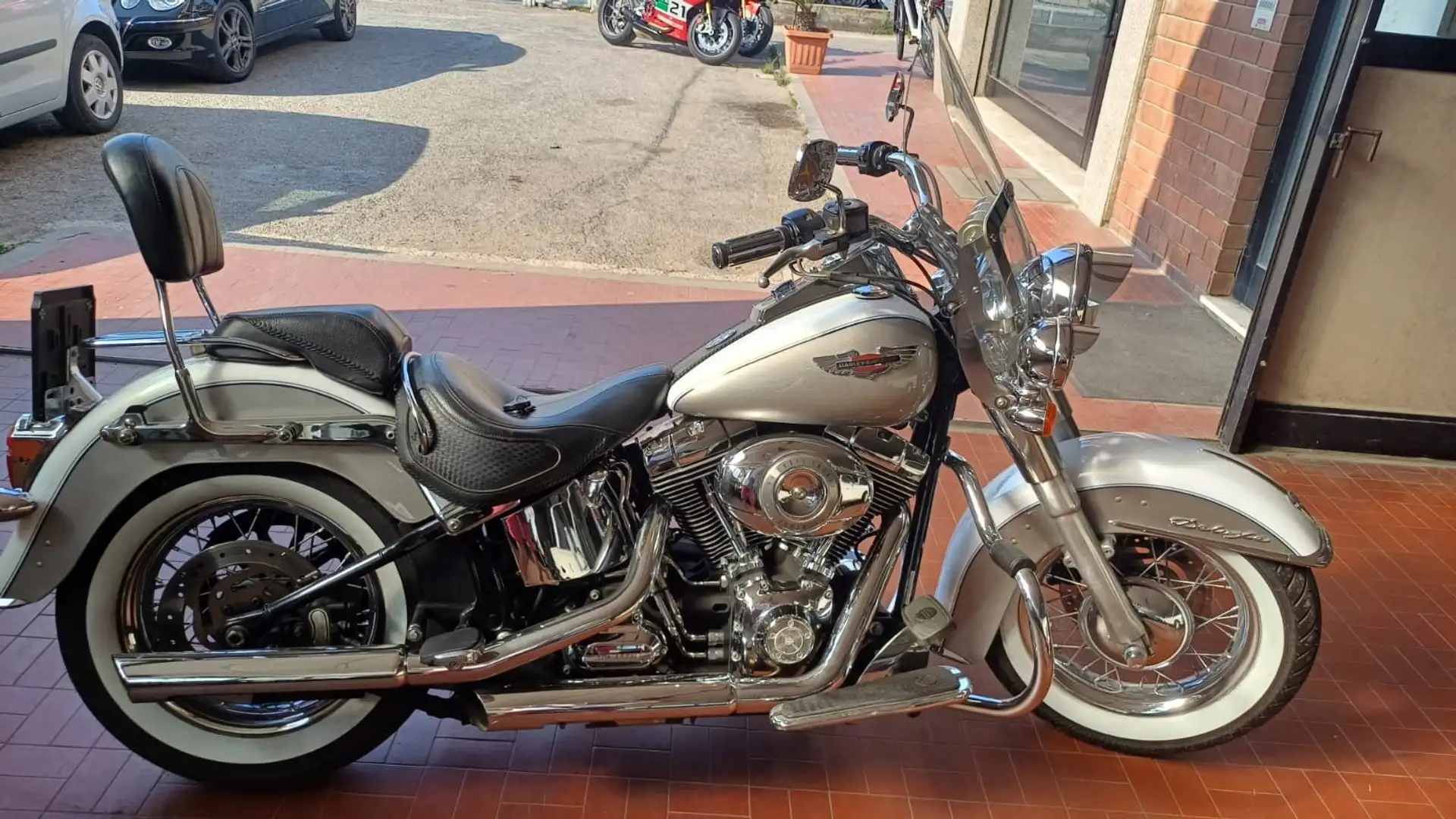 Harley-Davidson Deluxe Softail Blanc - 1