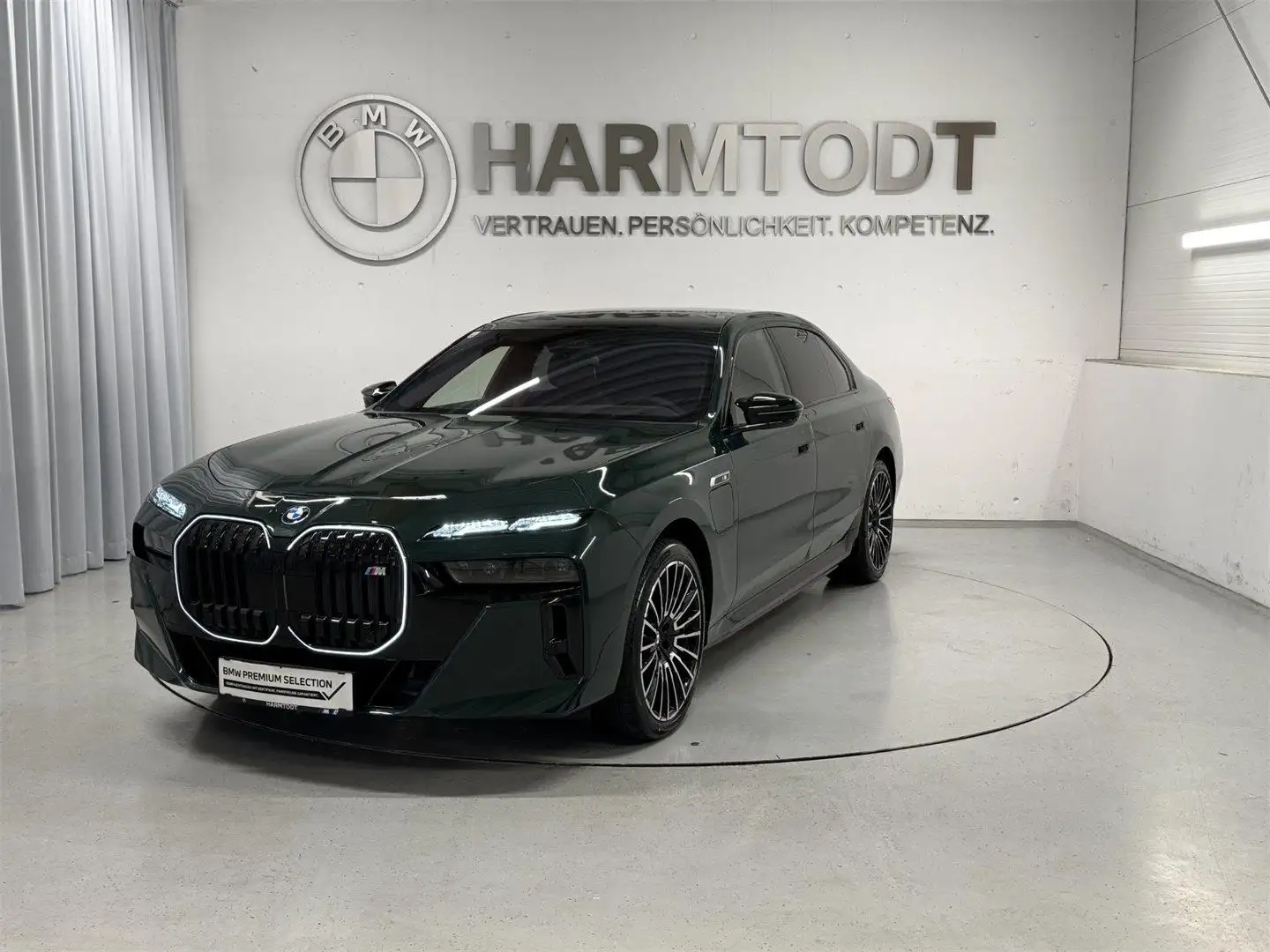 BMW 760 e M xDrive Grün - 1